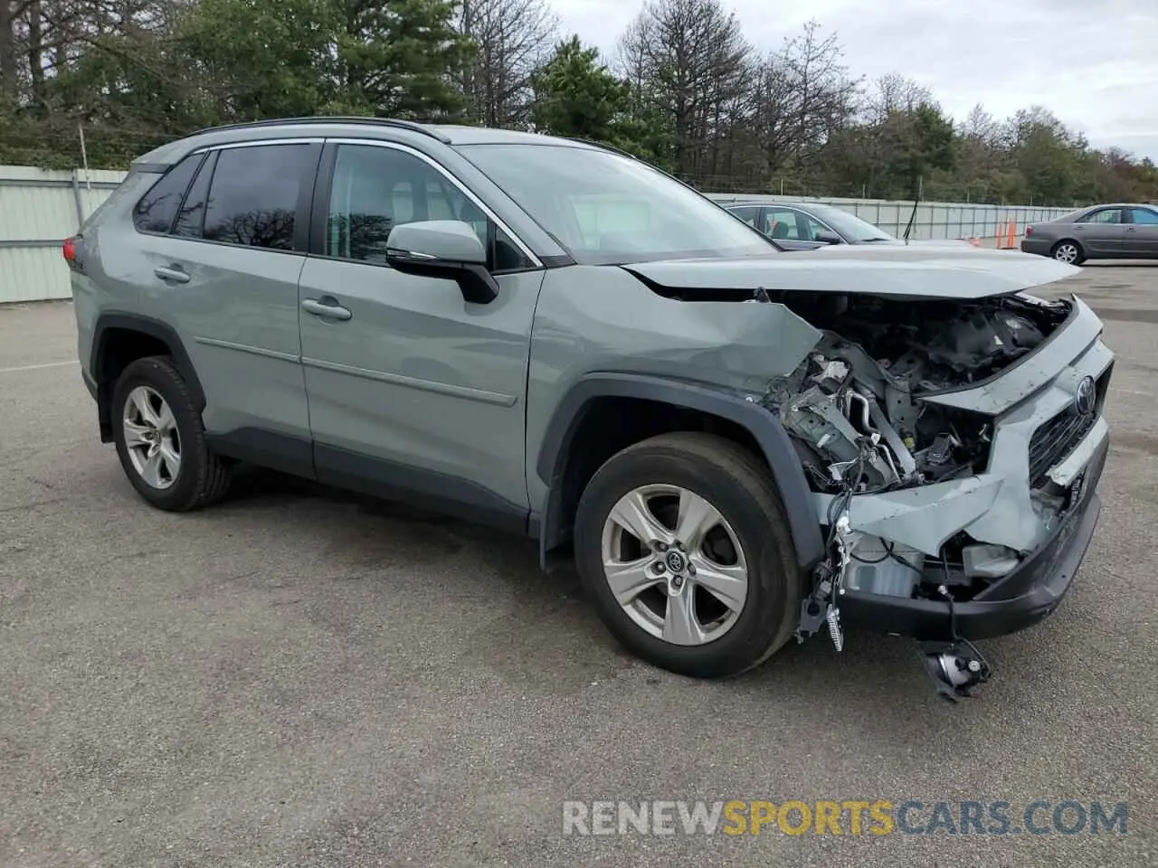 4 Photograph of a damaged car 2T3P1RFV2LW100815 TOYOTA RAV4 2020