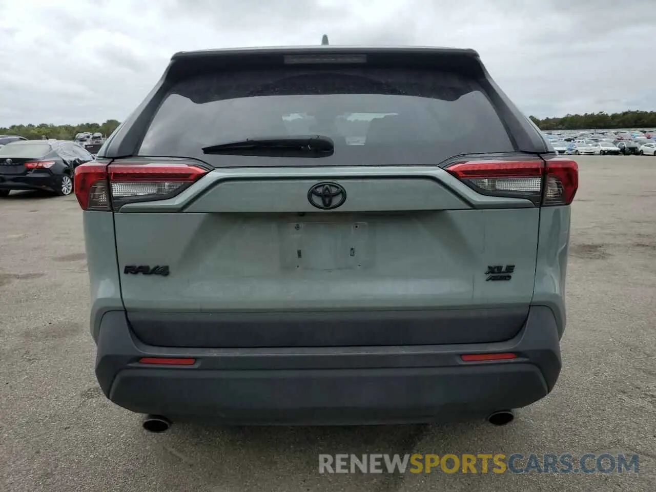 6 Photograph of a damaged car 2T3P1RFV2LW100815 TOYOTA RAV4 2020