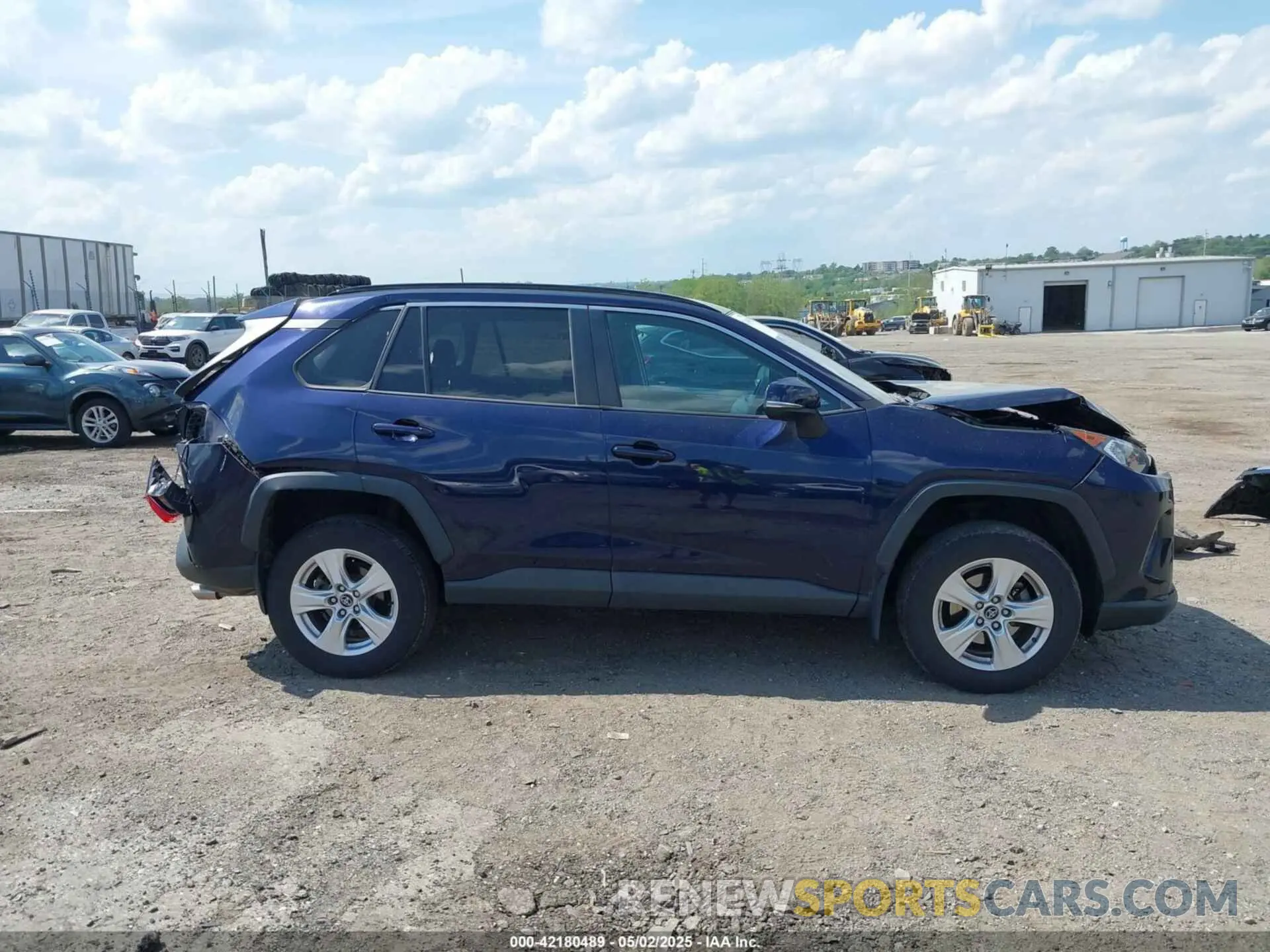 13 Photograph of a damaged car 2T3P1RFV2LW103696 TOYOTA RAV4 2020