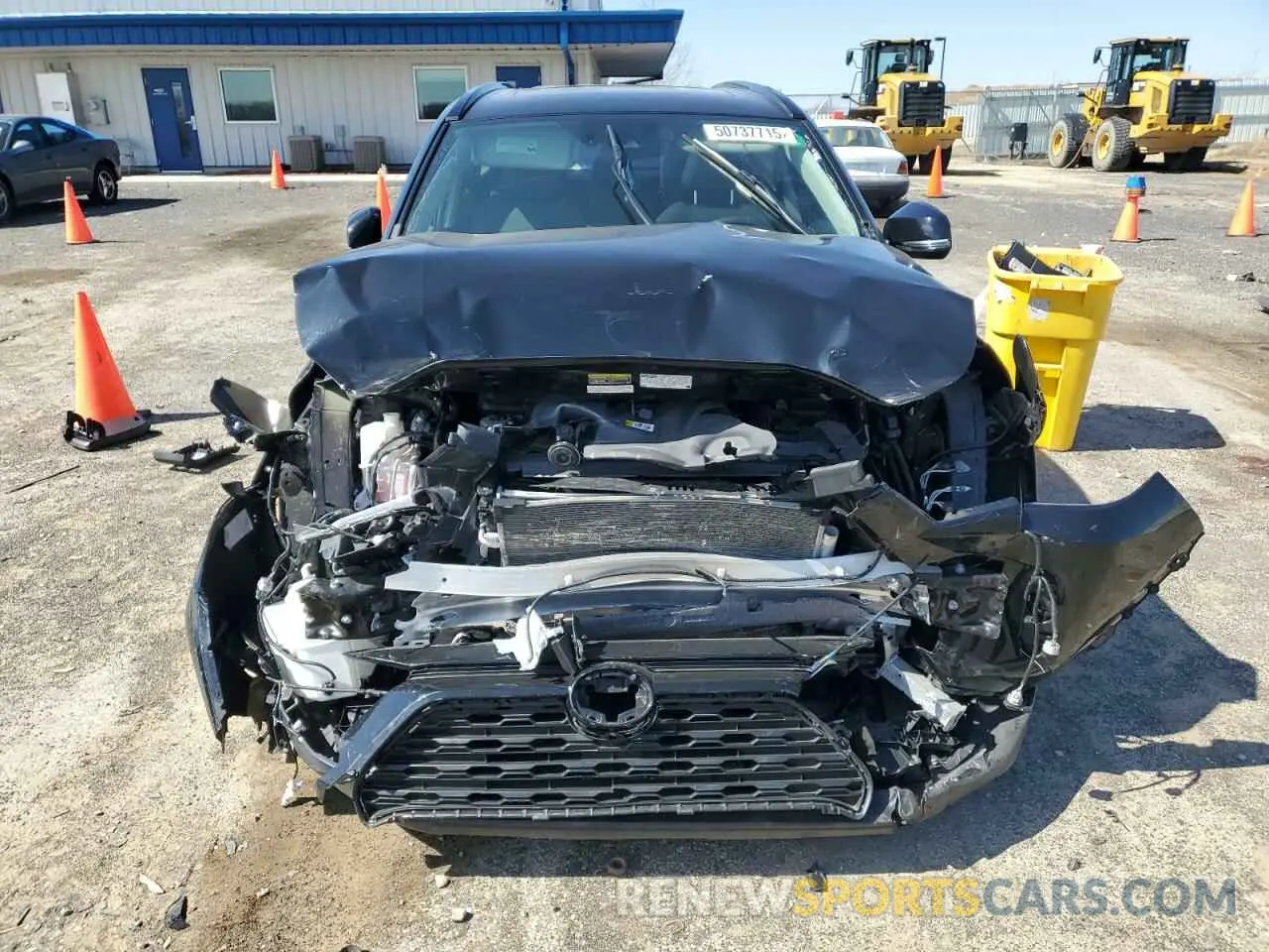 5 Photograph of a damaged car 2T3P1RFV2LW111281 TOYOTA RAV4 2020