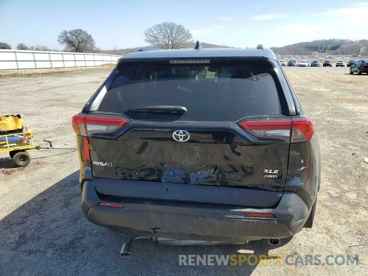 6 Photograph of a damaged car 2T3P1RFV2LW111281 TOYOTA RAV4 2020