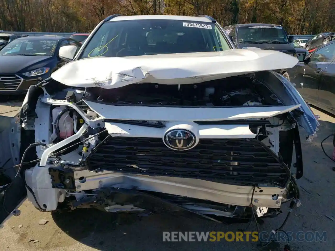 9 Photograph of a damaged car 2T3P1RFV2LW121485 TOYOTA RAV4 2020