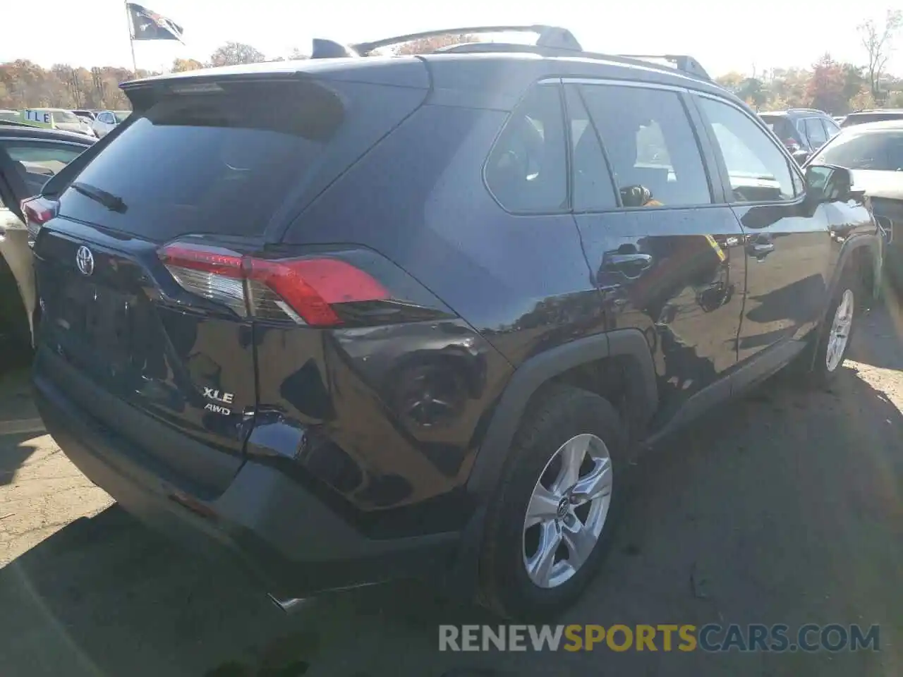 4 Photograph of a damaged car 2T3P1RFV2LW121874 TOYOTA RAV4 2020