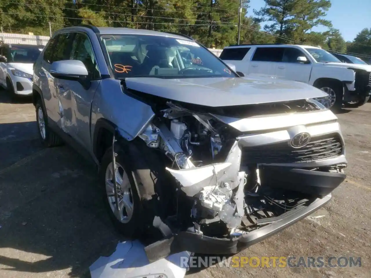 1 Photograph of a damaged car 2T3P1RFV2LW128775 TOYOTA RAV4 2020