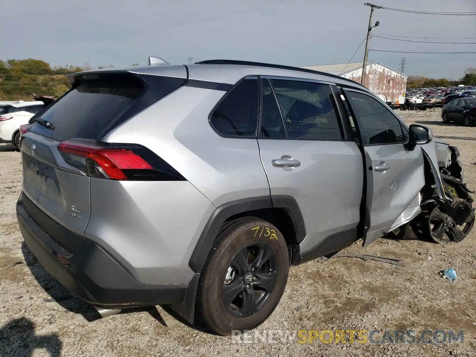 4 Photograph of a damaged car 2T3P1RFV2LW130882 TOYOTA RAV4 2020