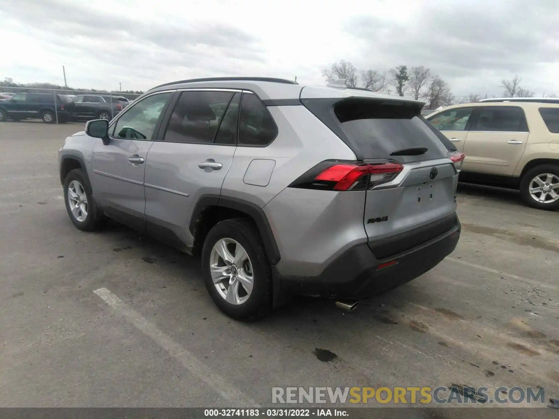 3 Photograph of a damaged car 2T3P1RFV2LW133717 TOYOTA RAV4 2020