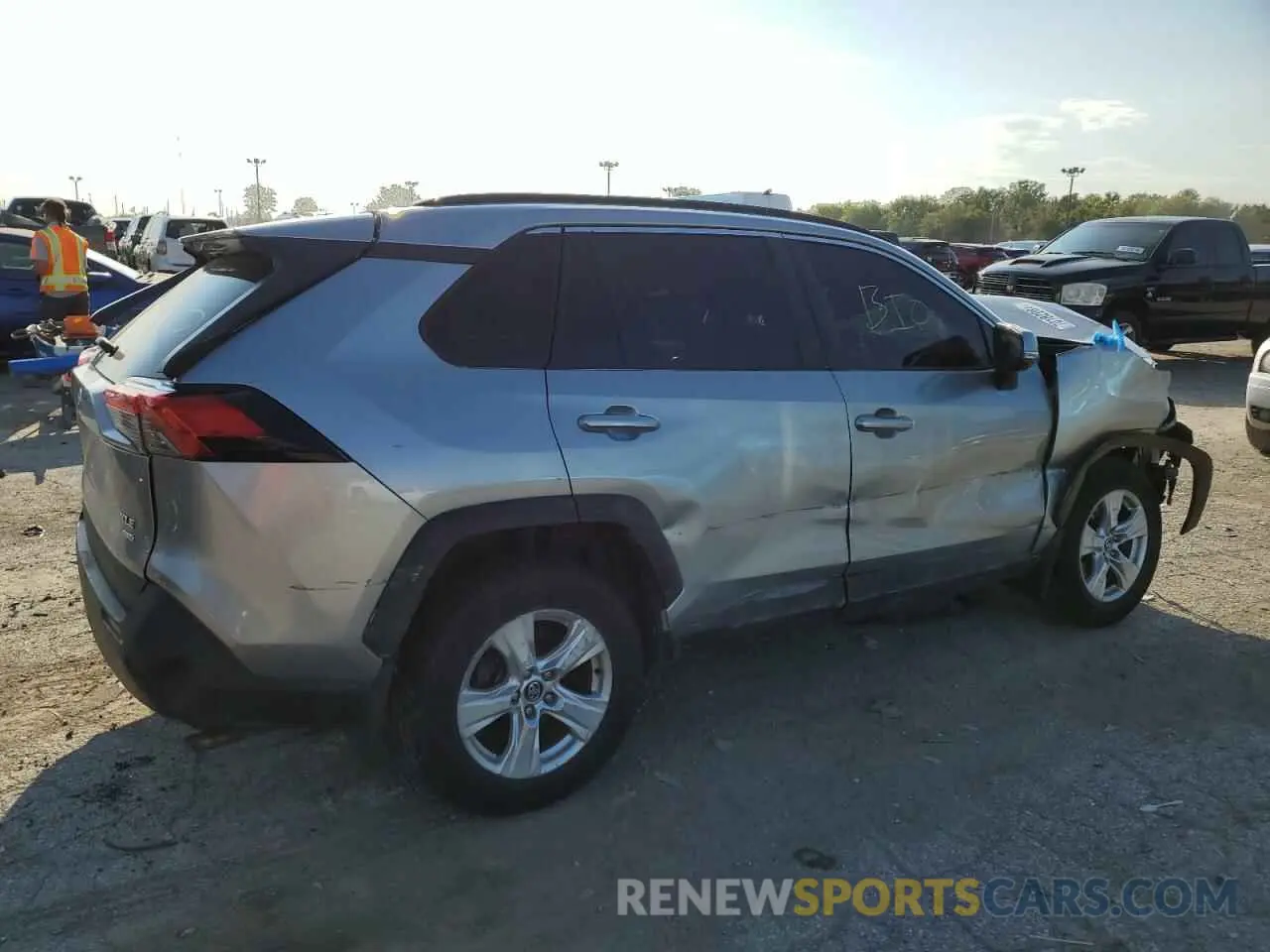 3 Photograph of a damaged car 2T3P1RFV2LW134172 TOYOTA RAV4 2020
