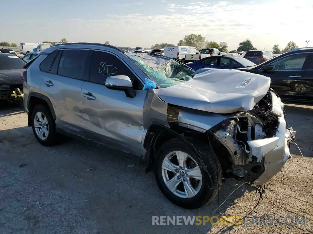 4 Photograph of a damaged car 2T3P1RFV2LW134172 TOYOTA RAV4 2020