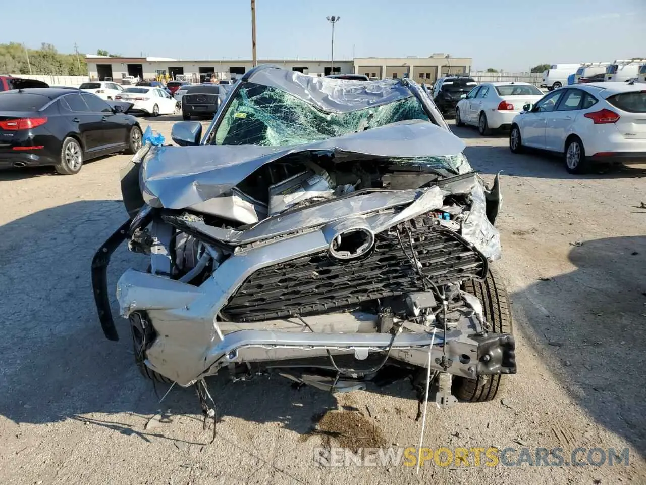 5 Photograph of a damaged car 2T3P1RFV2LW134172 TOYOTA RAV4 2020