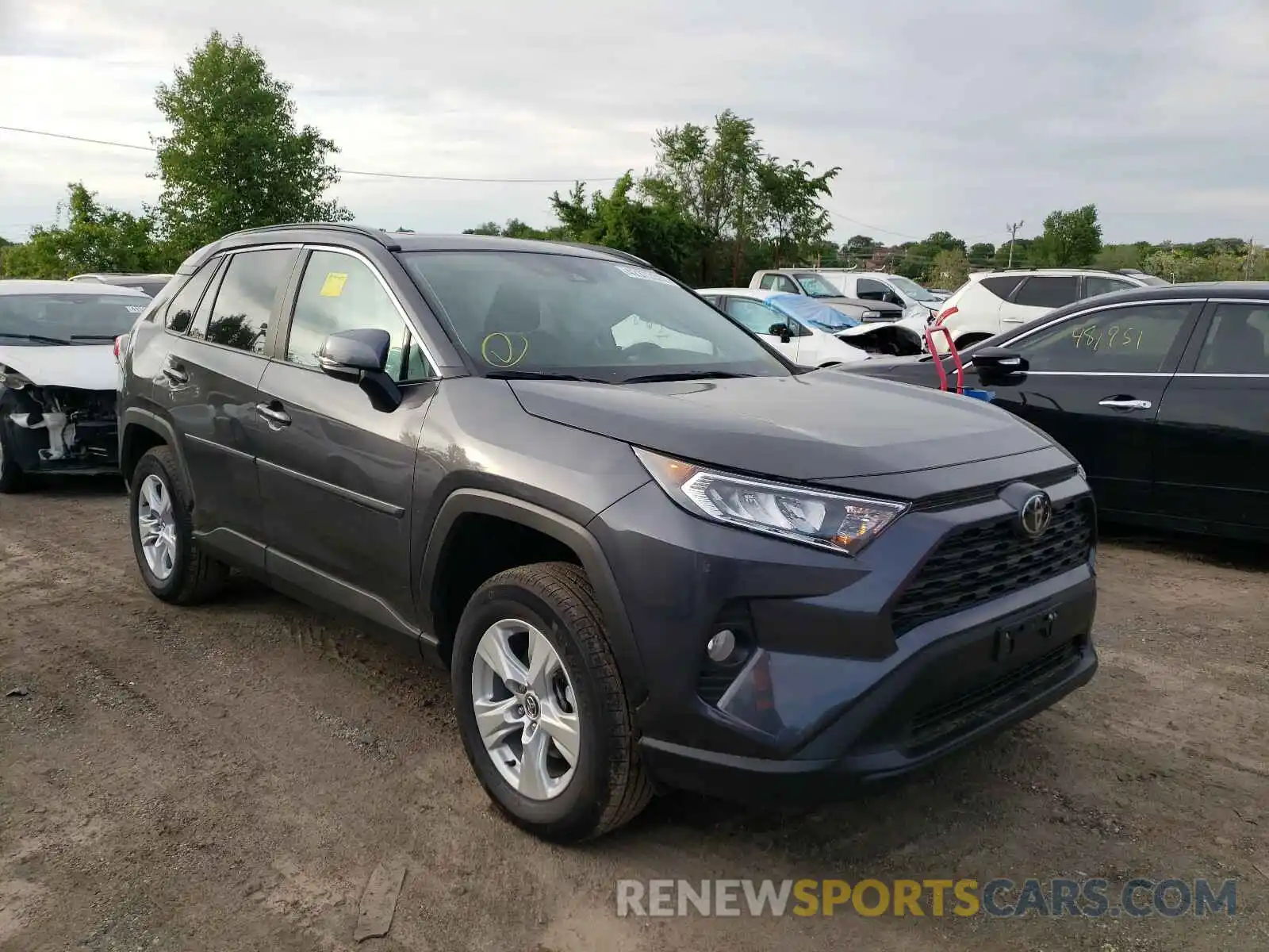 1 Photograph of a damaged car 2T3P1RFV2LW136780 TOYOTA RAV4 2020