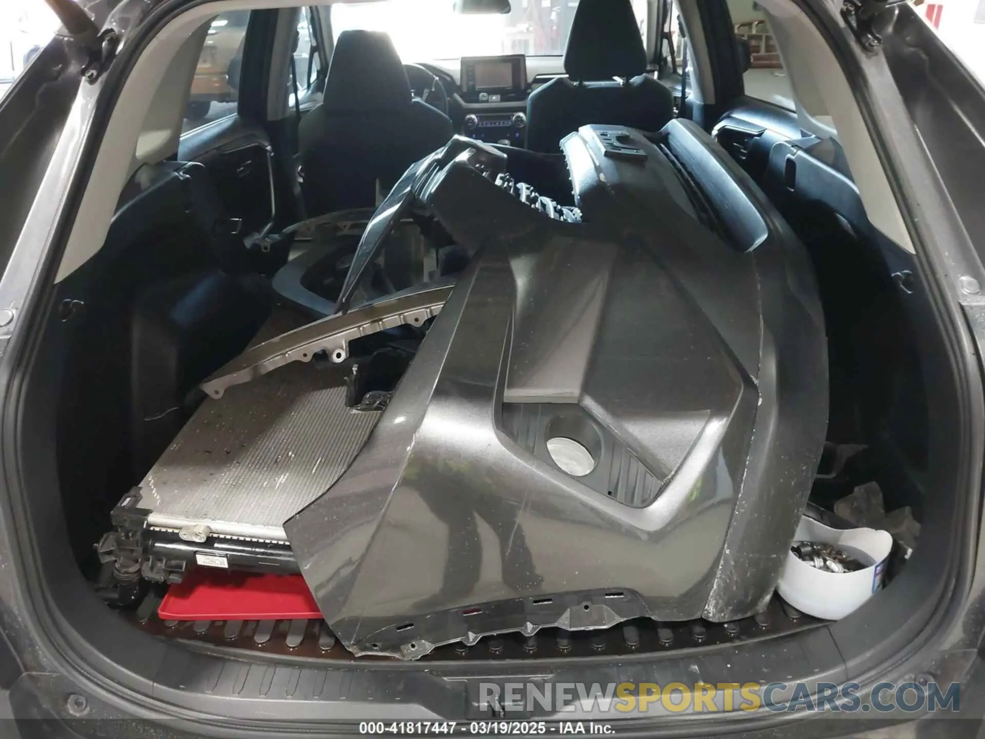 12 Photograph of a damaged car 2T3P1RFV3LC065719 TOYOTA RAV4 2020