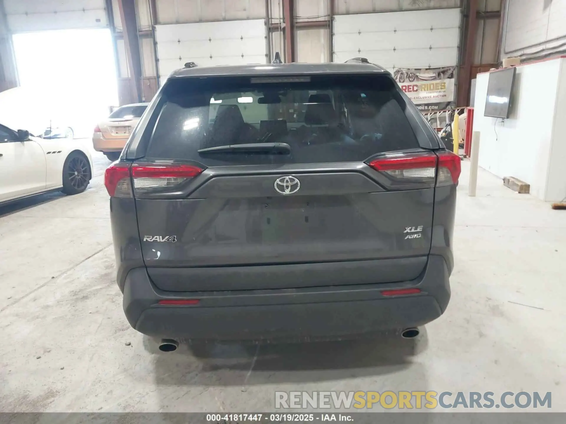 17 Photograph of a damaged car 2T3P1RFV3LC065719 TOYOTA RAV4 2020