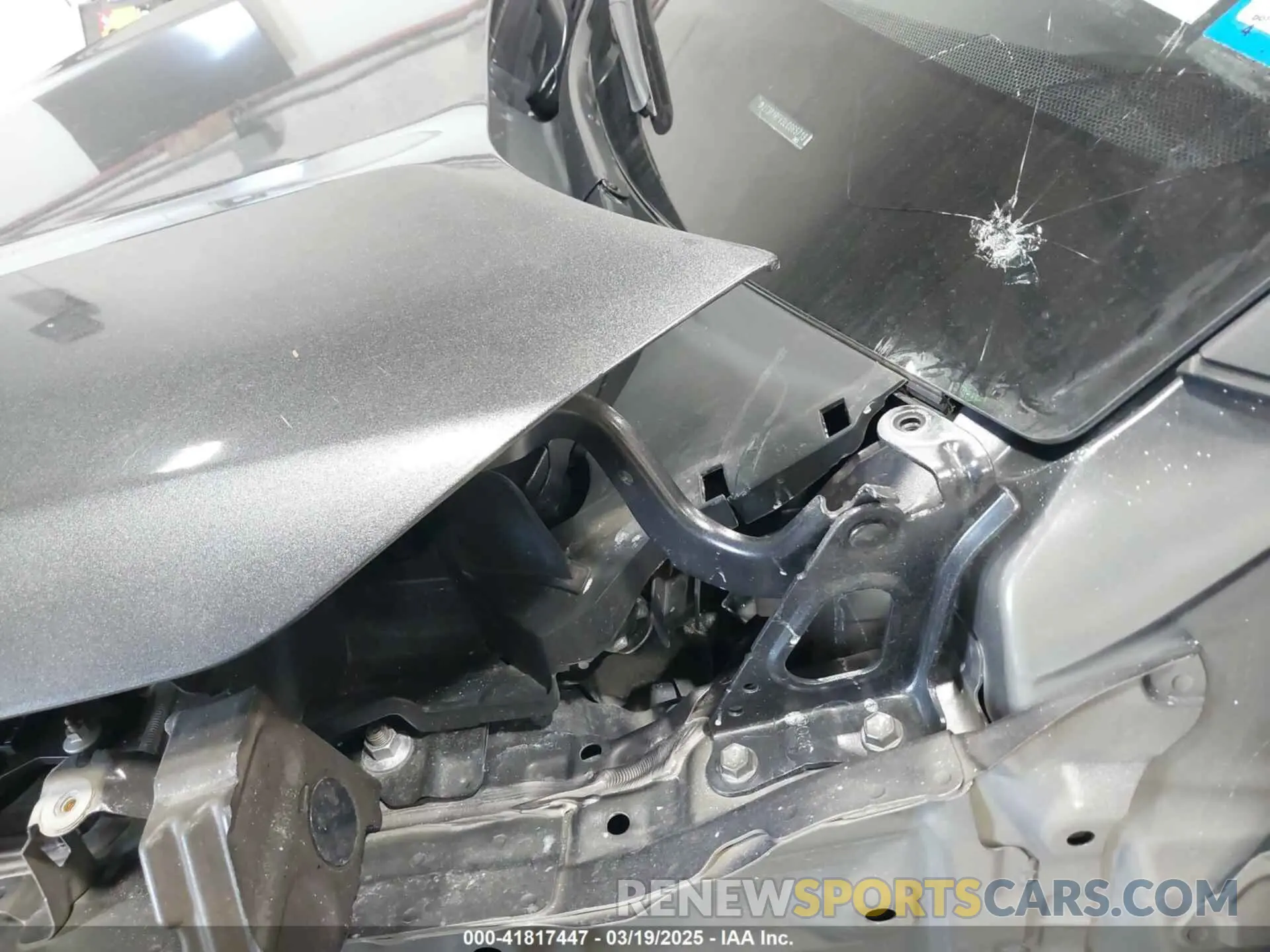 19 Photograph of a damaged car 2T3P1RFV3LC065719 TOYOTA RAV4 2020