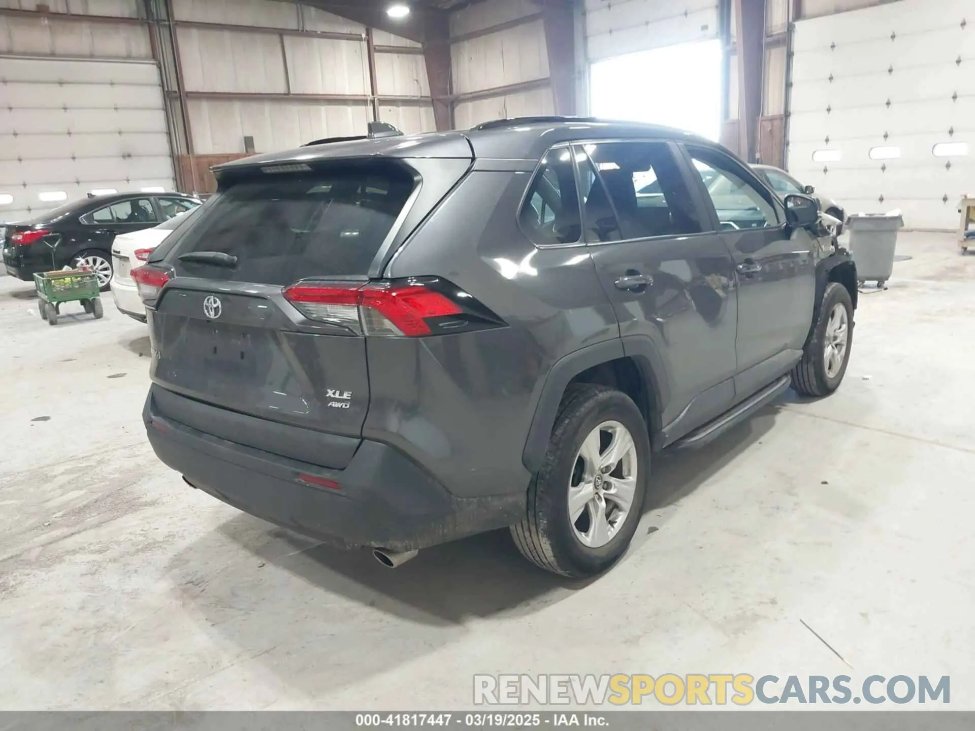4 Photograph of a damaged car 2T3P1RFV3LC065719 TOYOTA RAV4 2020