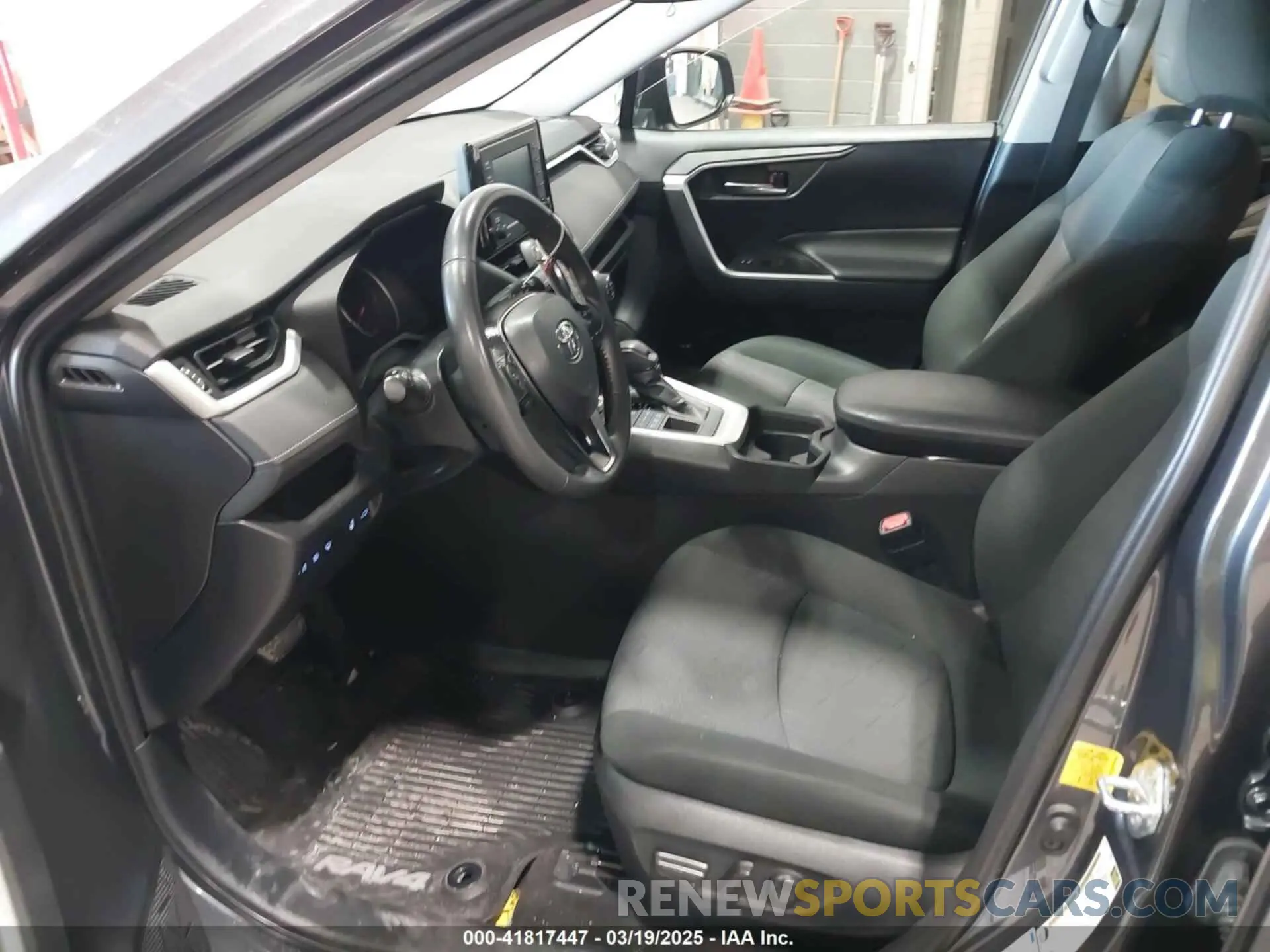 8 Photograph of a damaged car 2T3P1RFV3LC065719 TOYOTA RAV4 2020