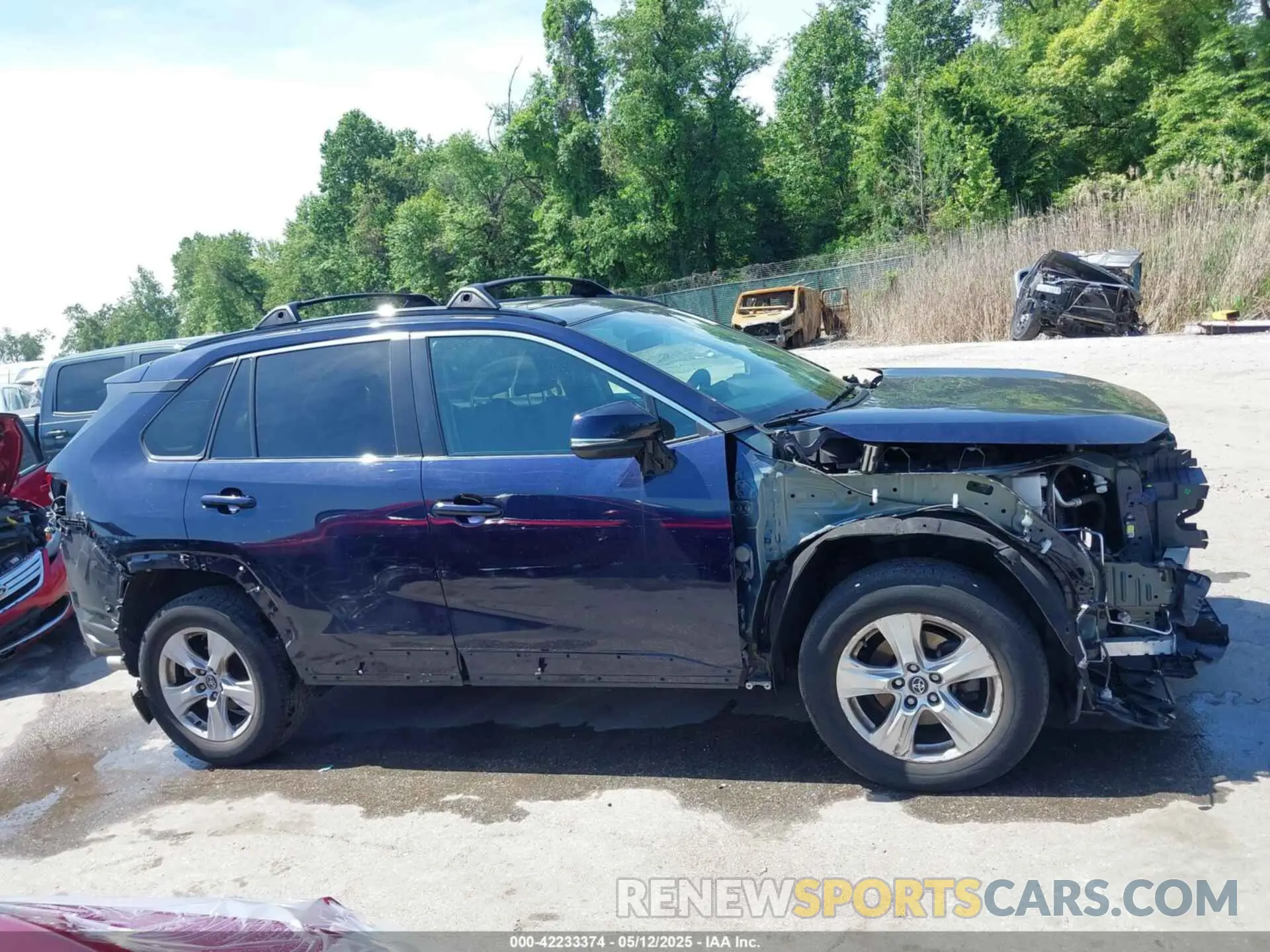14 Photograph of a damaged car 2T3P1RFV3LC067275 TOYOTA RAV4 2020