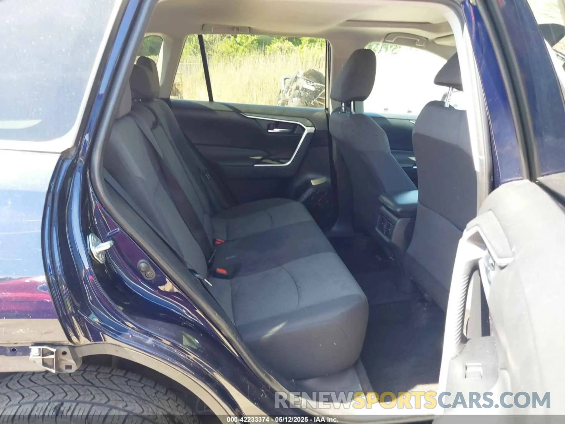 8 Photograph of a damaged car 2T3P1RFV3LC067275 TOYOTA RAV4 2020