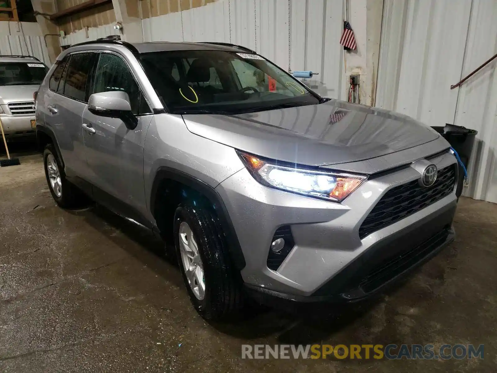 1 Photograph of a damaged car 2T3P1RFV3LC093388 TOYOTA RAV4 2020