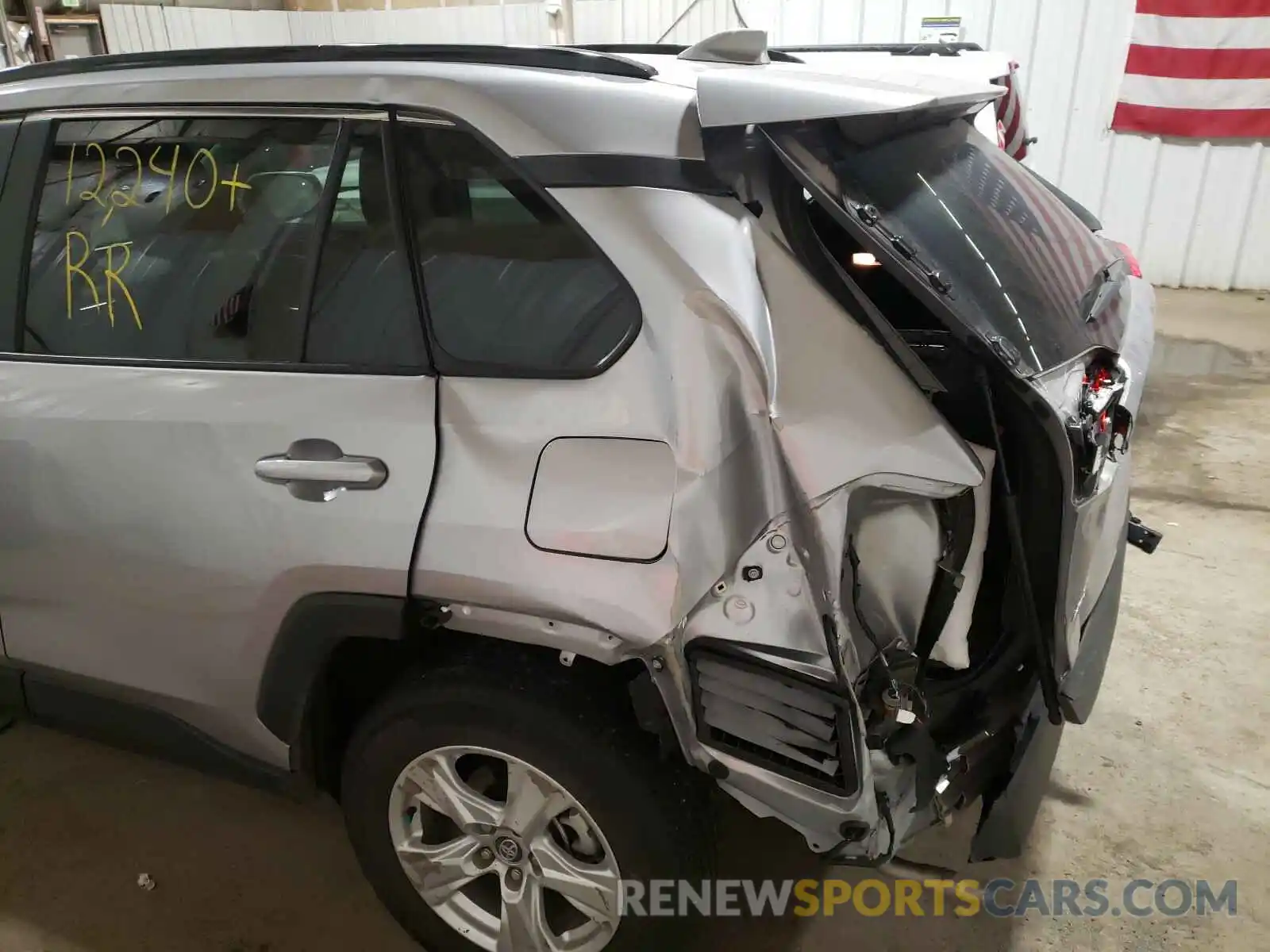 9 Photograph of a damaged car 2T3P1RFV3LC093388 TOYOTA RAV4 2020