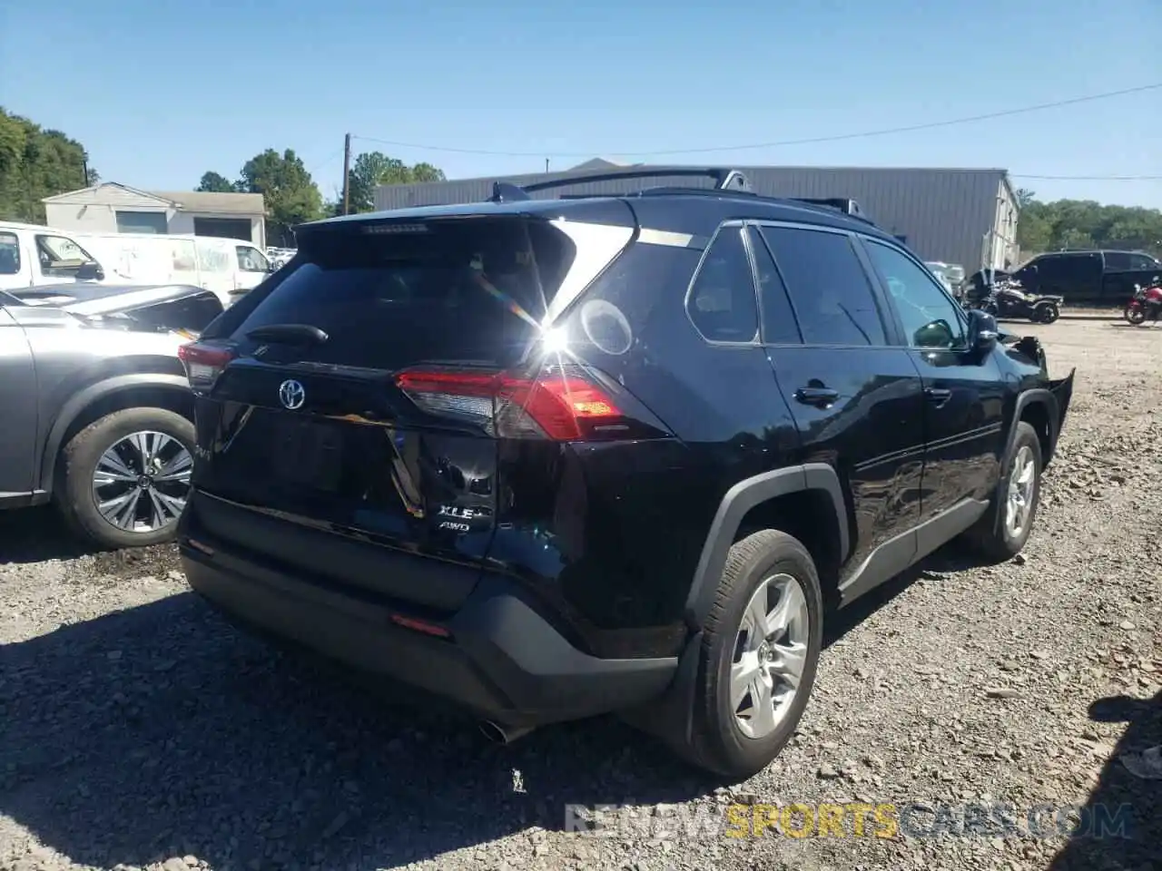 4 Photograph of a damaged car 2T3P1RFV3LC104020 TOYOTA RAV4 2020