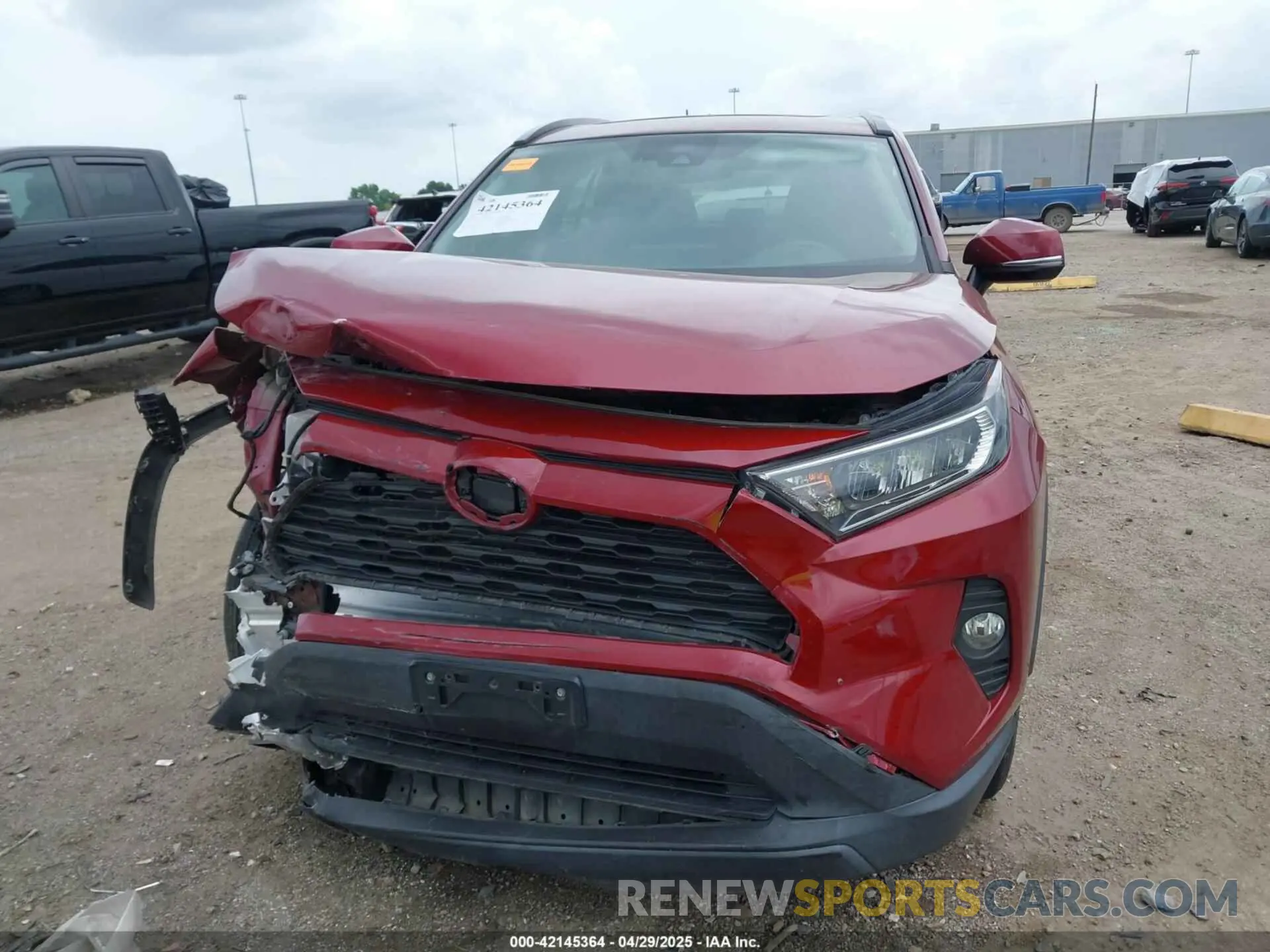 11 Photograph of a damaged car 2T3P1RFV3LC125708 TOYOTA RAV4 2020