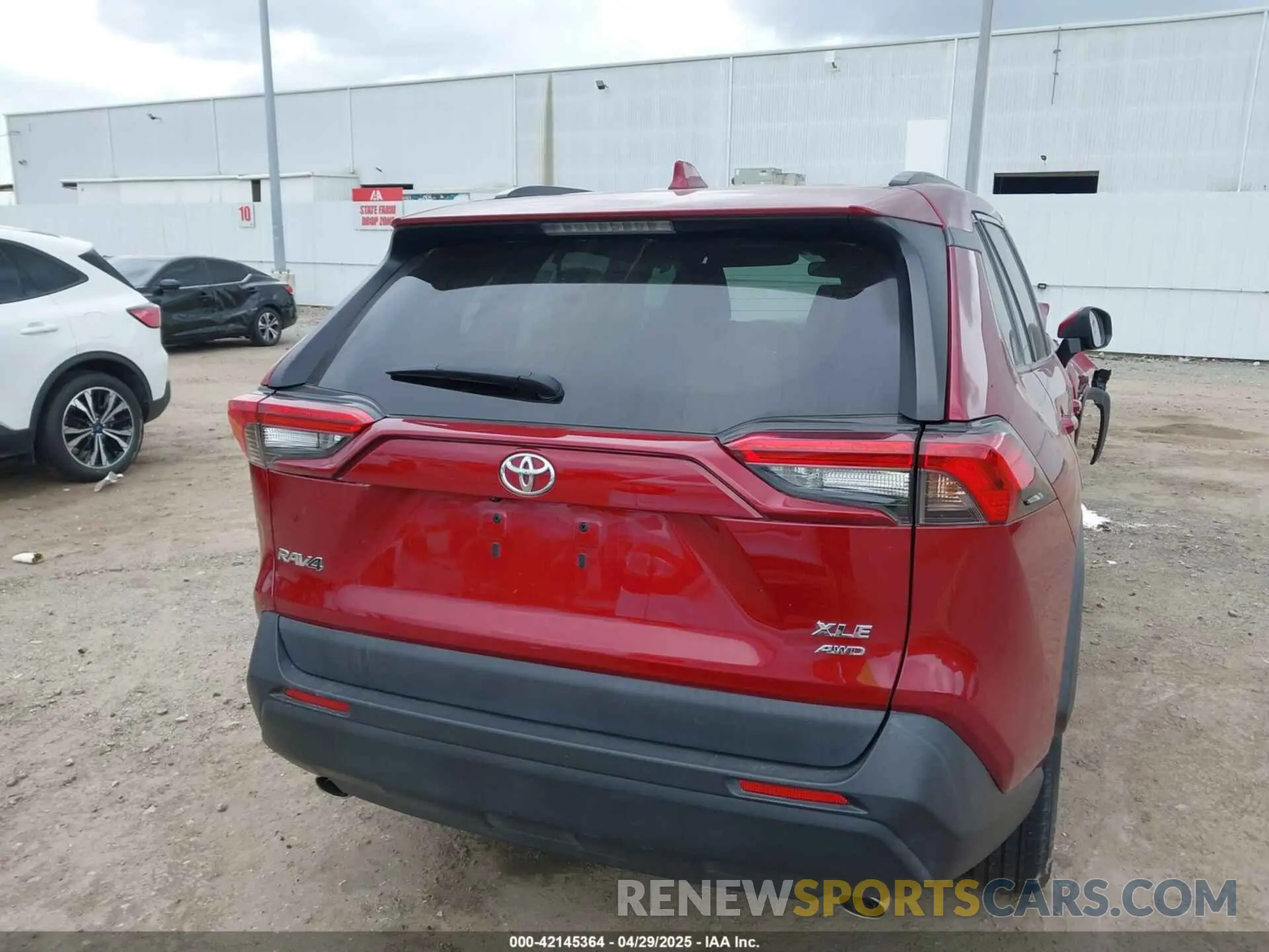 15 Photograph of a damaged car 2T3P1RFV3LC125708 TOYOTA RAV4 2020