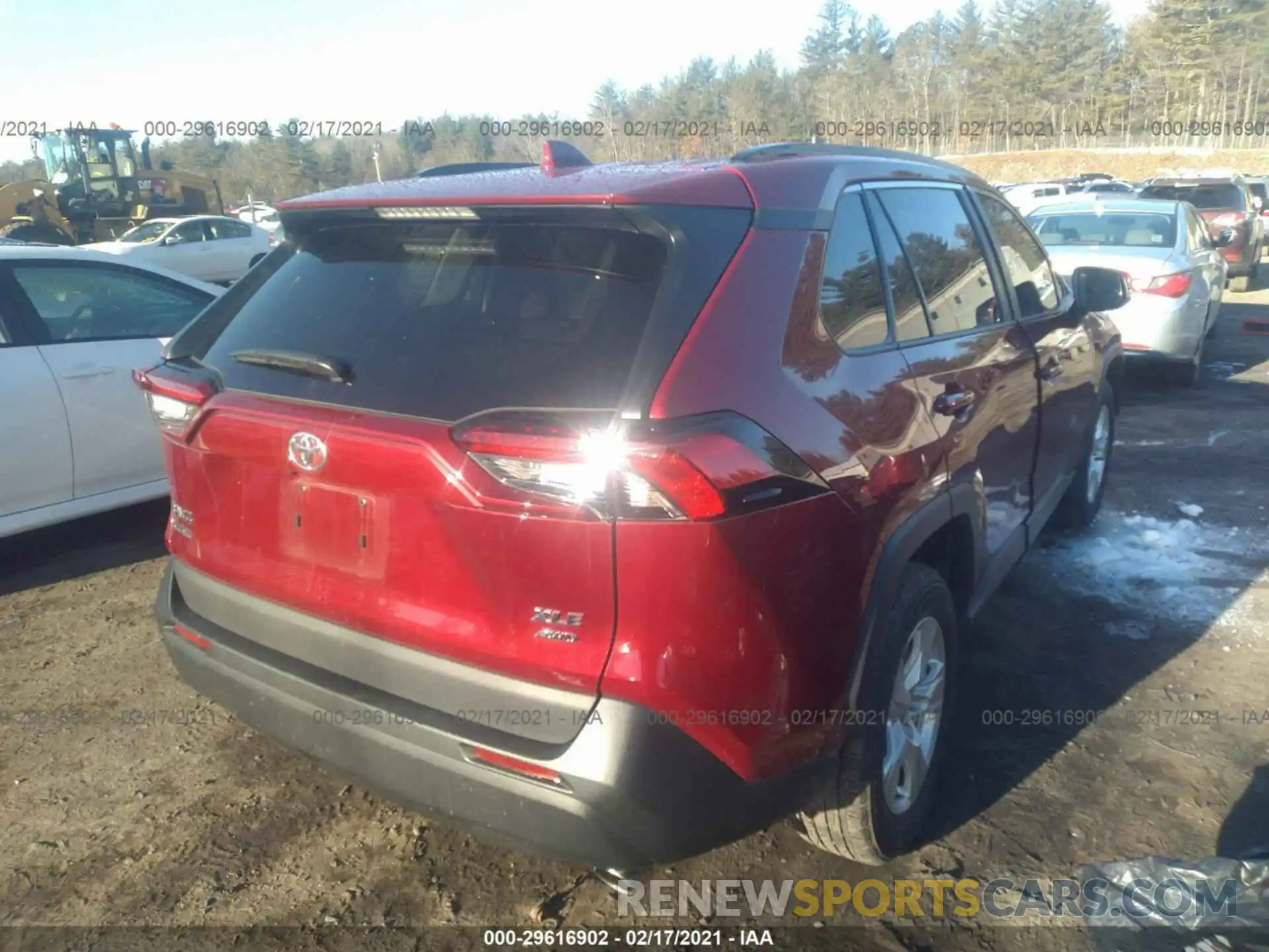 4 Photograph of a damaged car 2T3P1RFV3LW118126 TOYOTA RAV4 2020