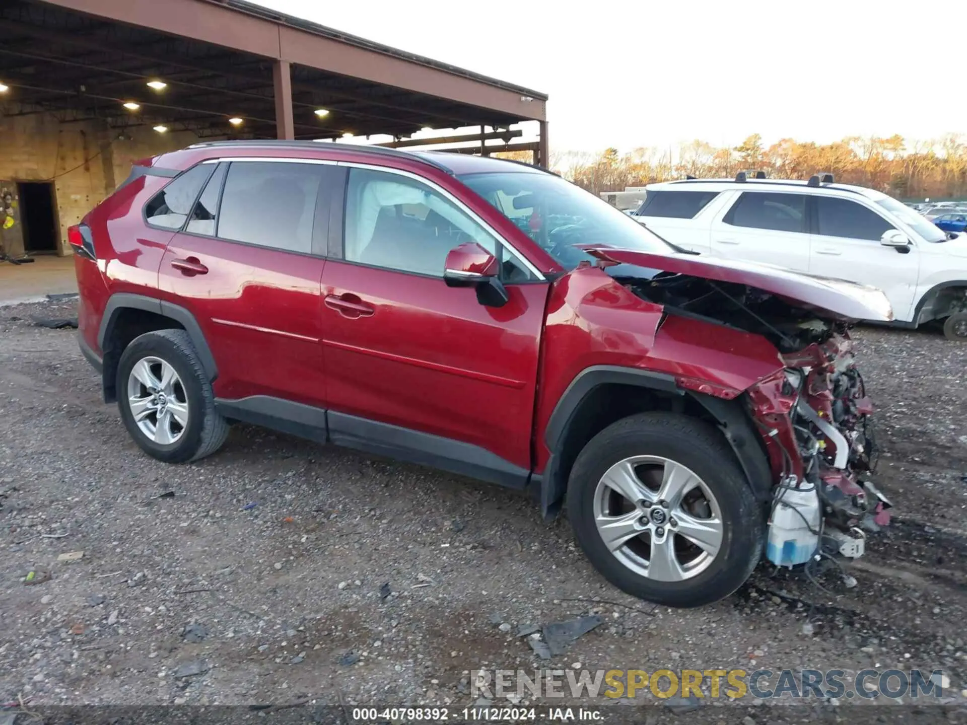 1 Photograph of a damaged car 2T3P1RFV3LW118711 TOYOTA RAV4 2020