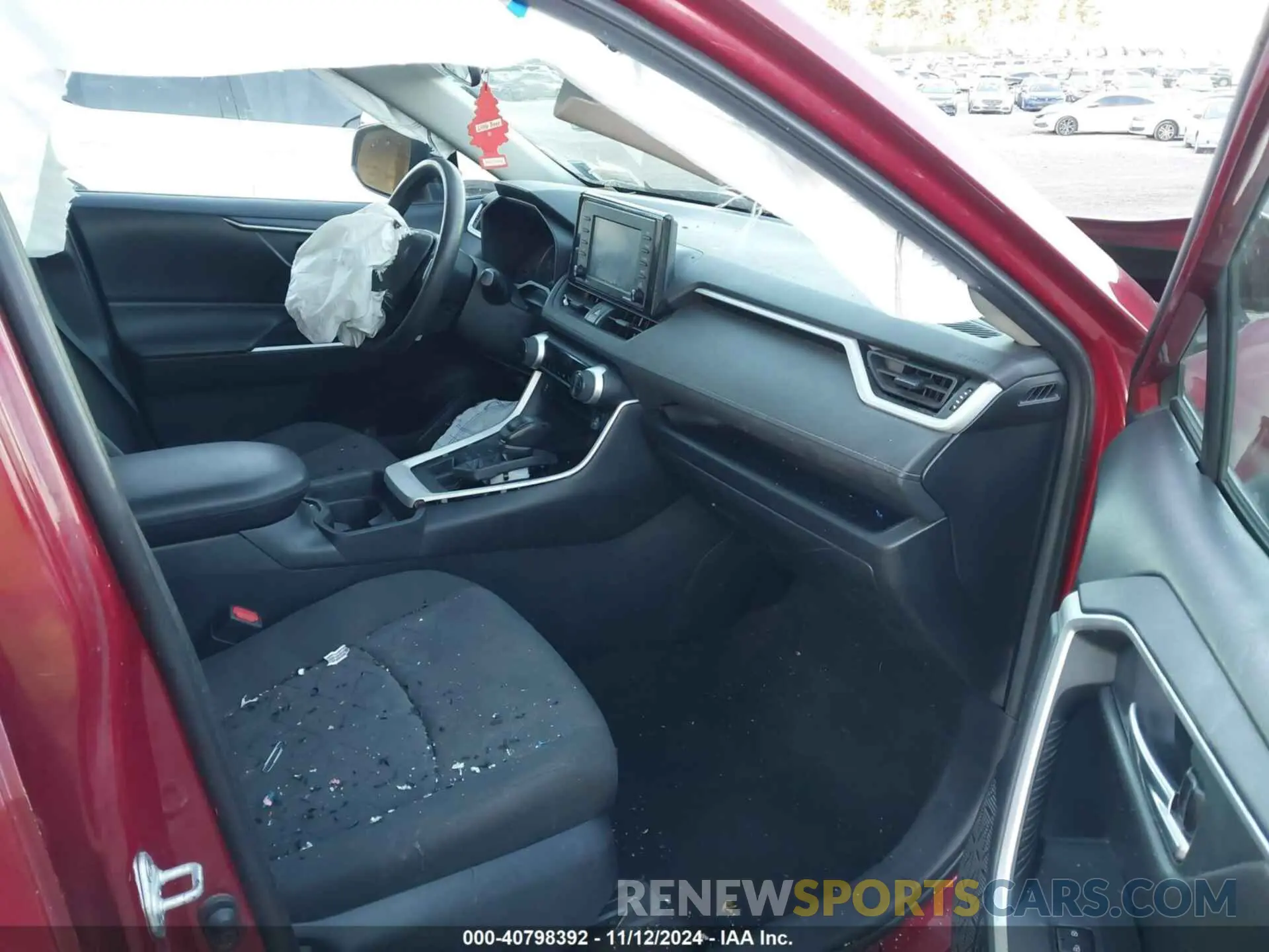 5 Photograph of a damaged car 2T3P1RFV3LW118711 TOYOTA RAV4 2020
