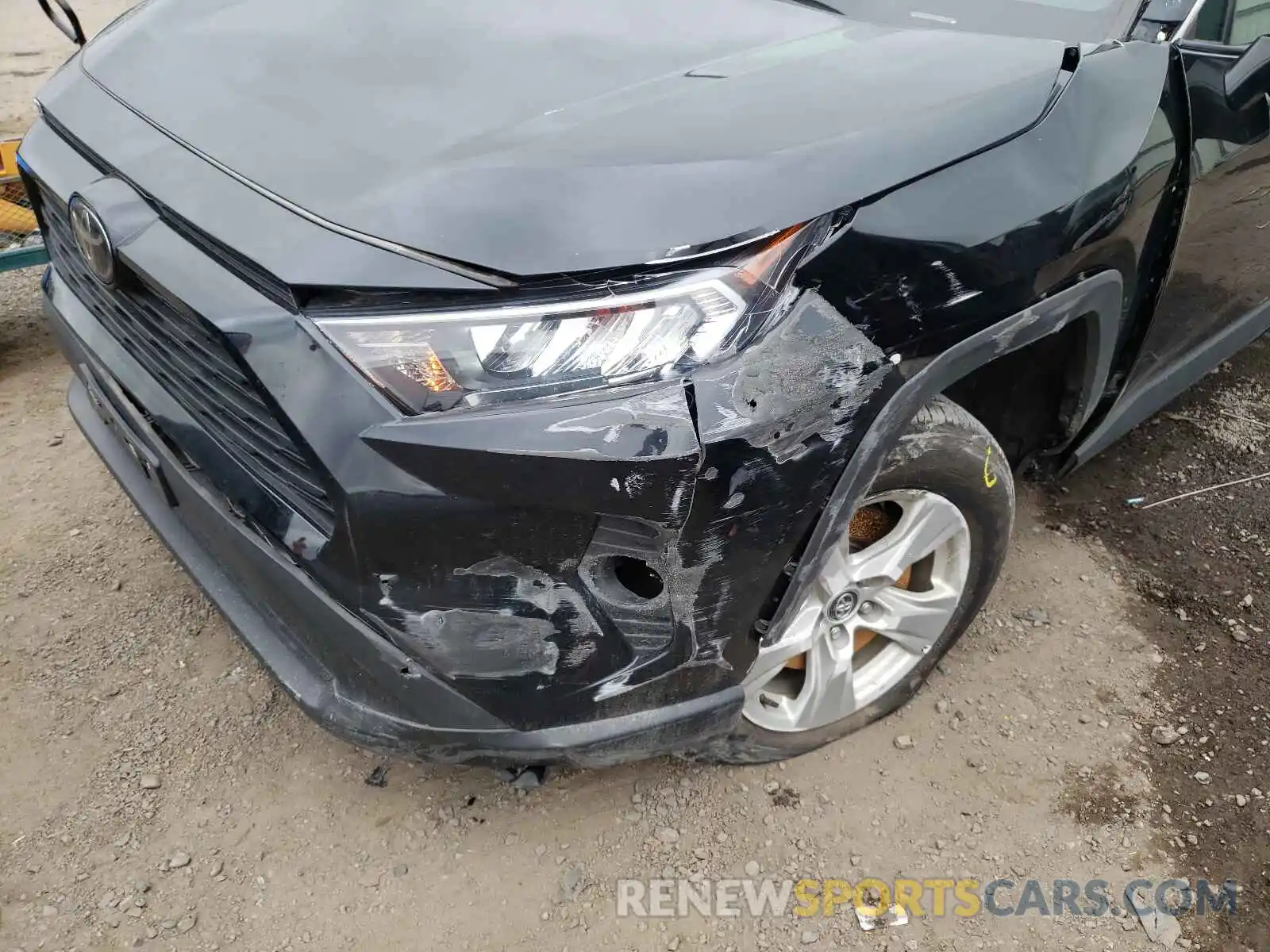 9 Photograph of a damaged car 2T3P1RFV3LW138666 TOYOTA RAV4 2020