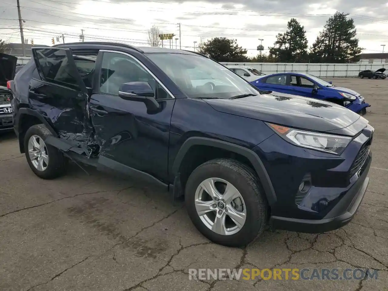 4 Photograph of a damaged car 2T3P1RFV4LC073313 TOYOTA RAV4 2020