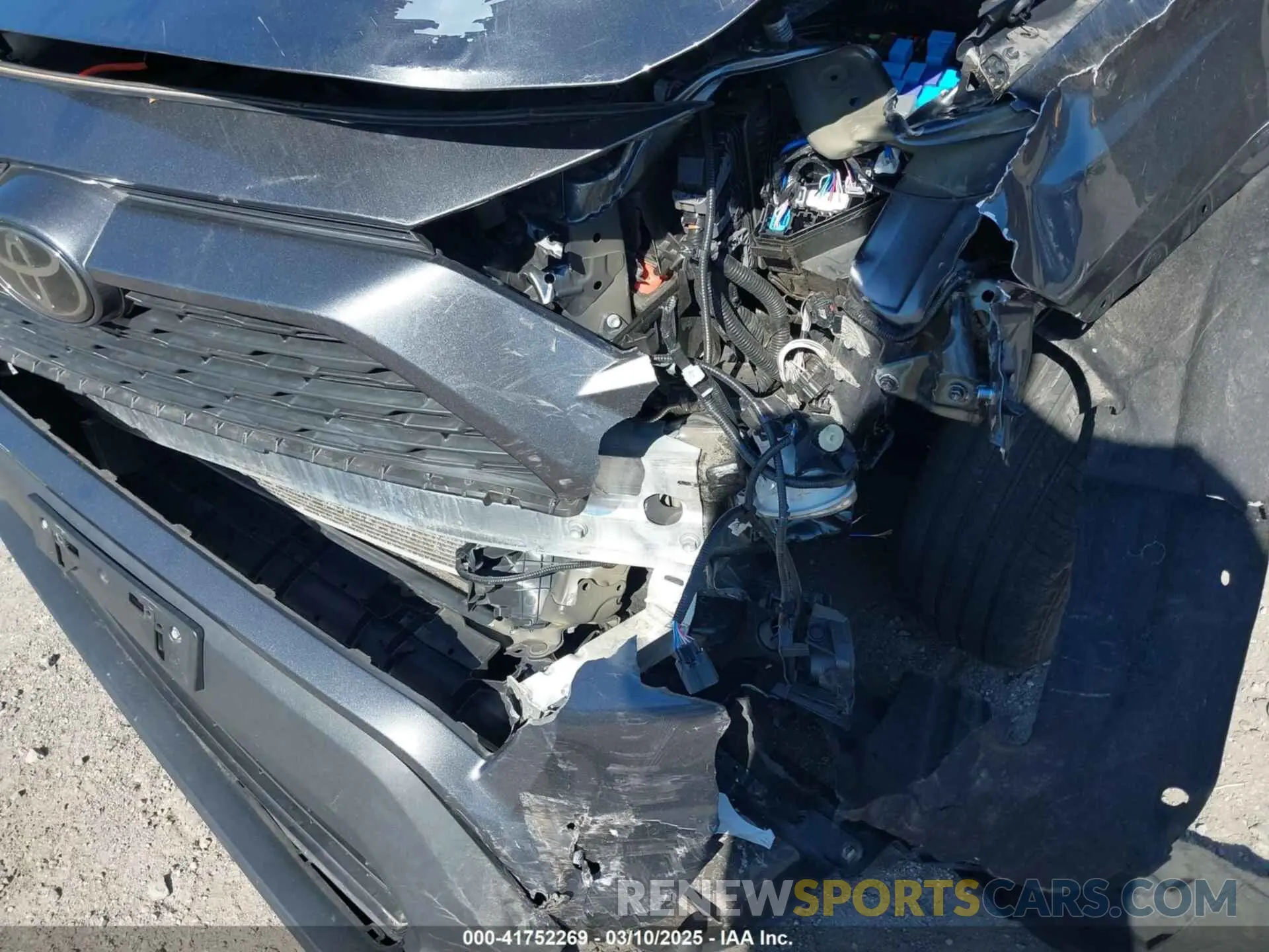 6 Photograph of a damaged car 2T3P1RFV4LC077779 TOYOTA RAV4 2020