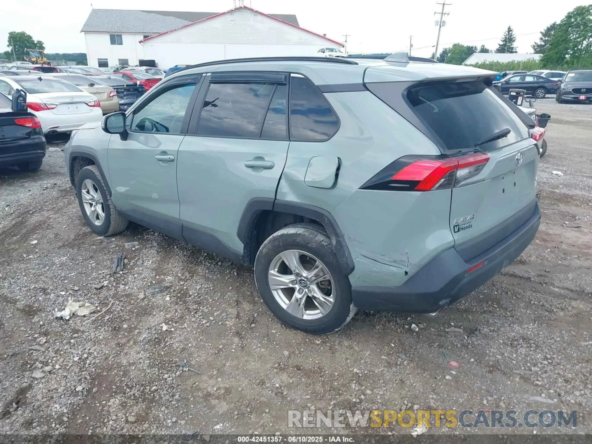 3 Photograph of a damaged car 2T3P1RFV4LC078642 TOYOTA RAV4 2020