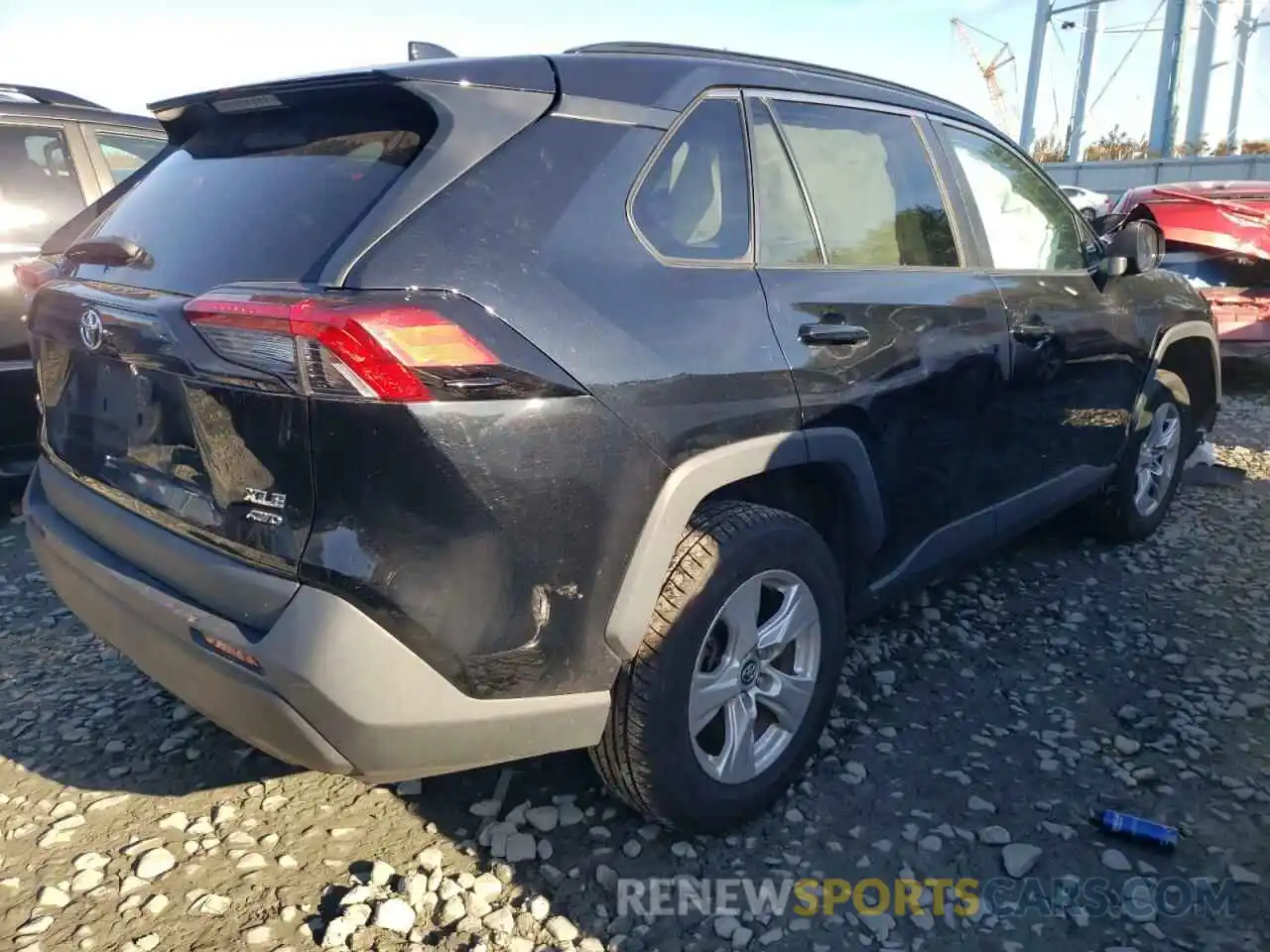 4 Photograph of a damaged car 2T3P1RFV4LC082075 TOYOTA RAV4 2020