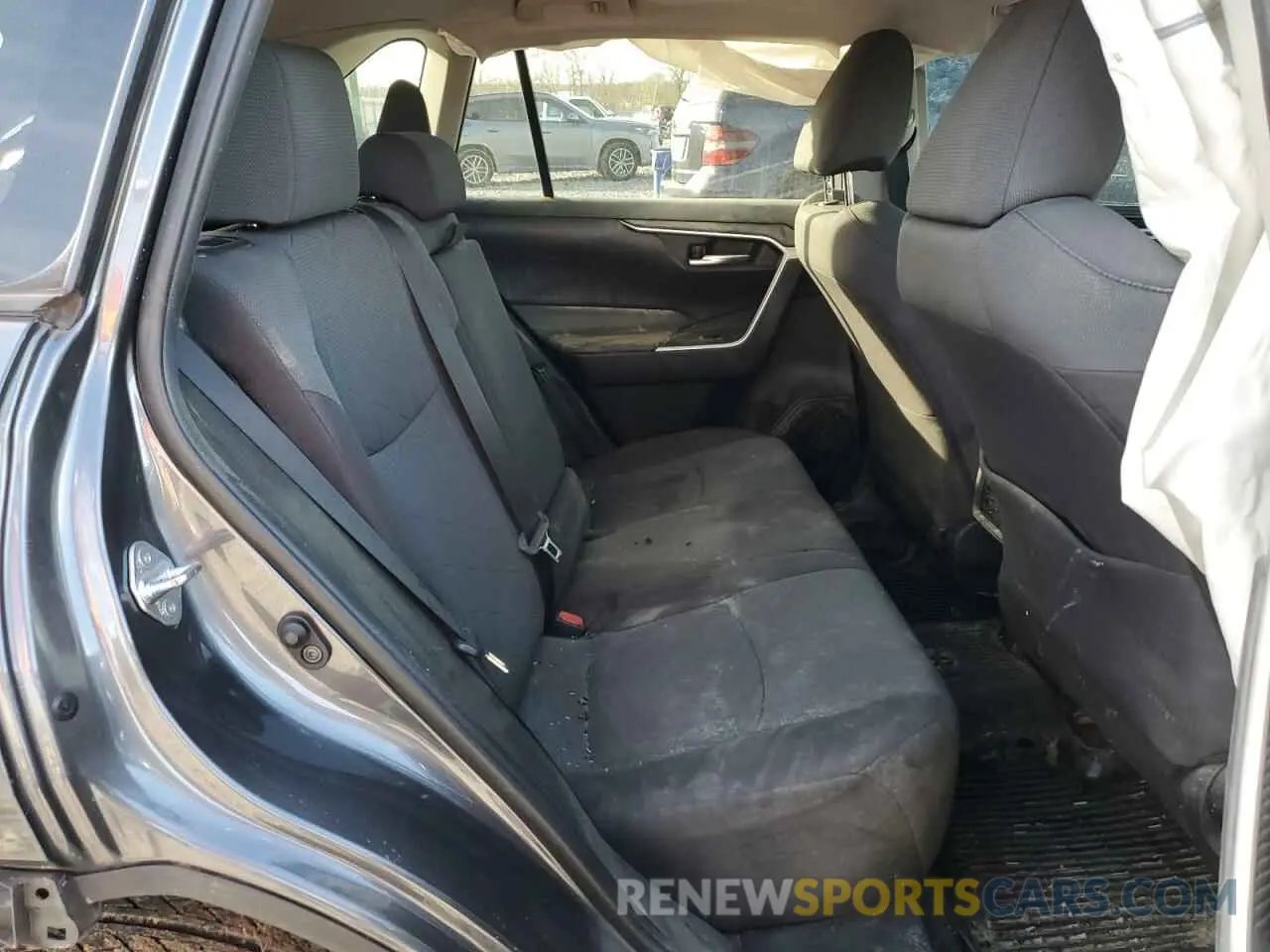 11 Photograph of a damaged car 2T3P1RFV4LC087700 TOYOTA RAV4 2020