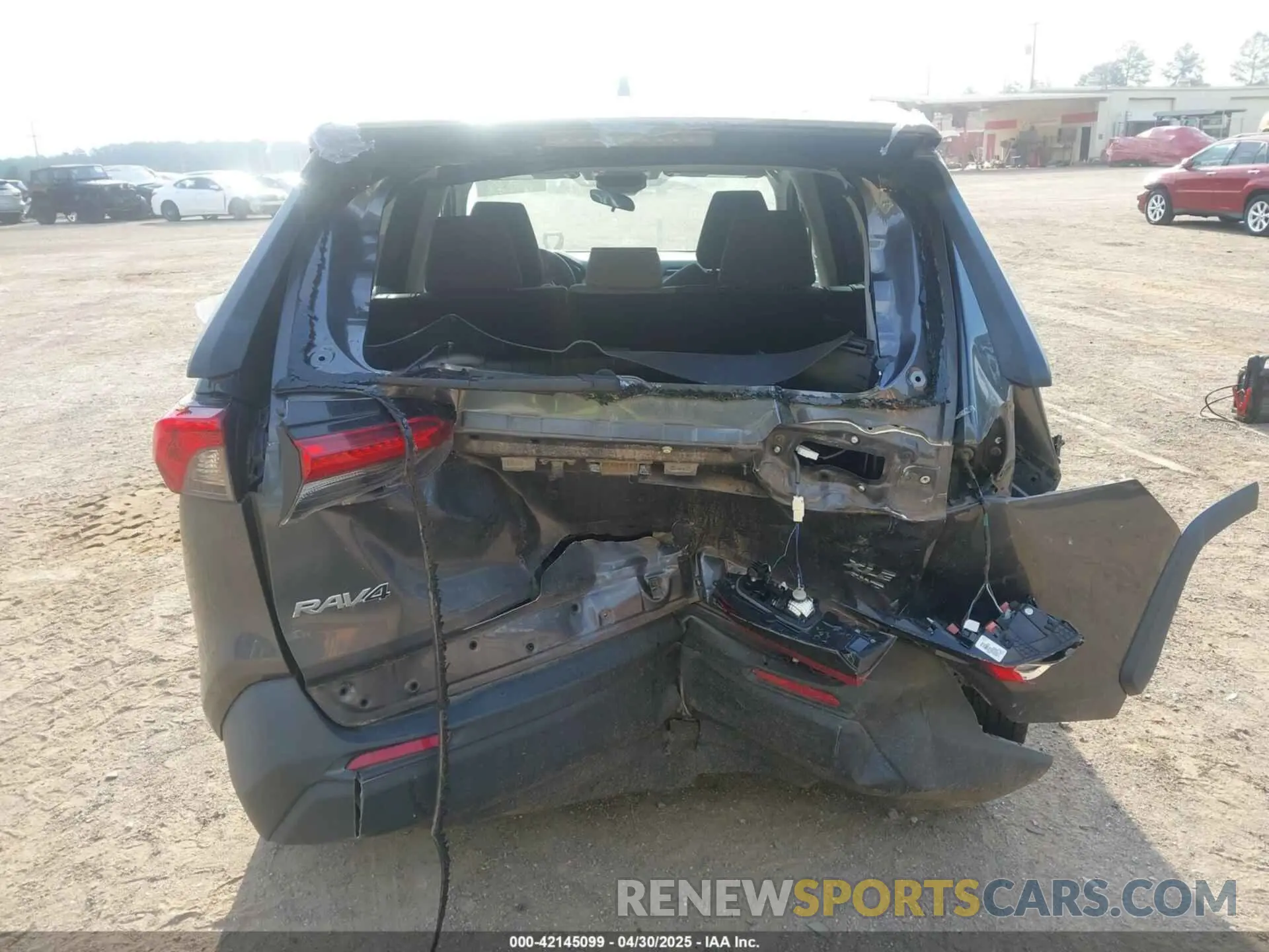 15 Photograph of a damaged car 2T3P1RFV4LC090760 TOYOTA RAV4 2020