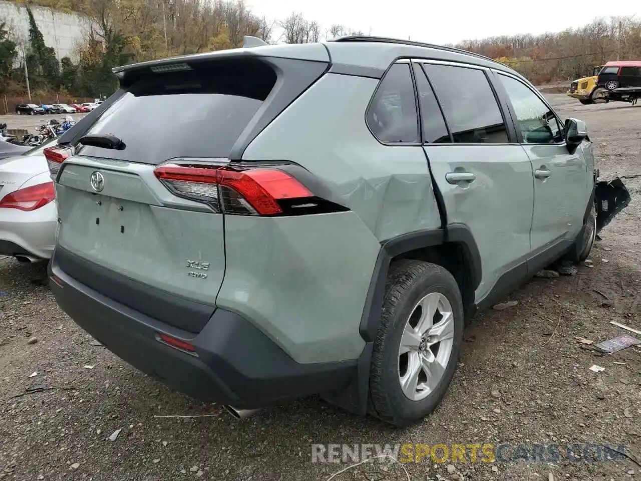 4 Photograph of a damaged car 2T3P1RFV4LC095425 TOYOTA RAV4 2020