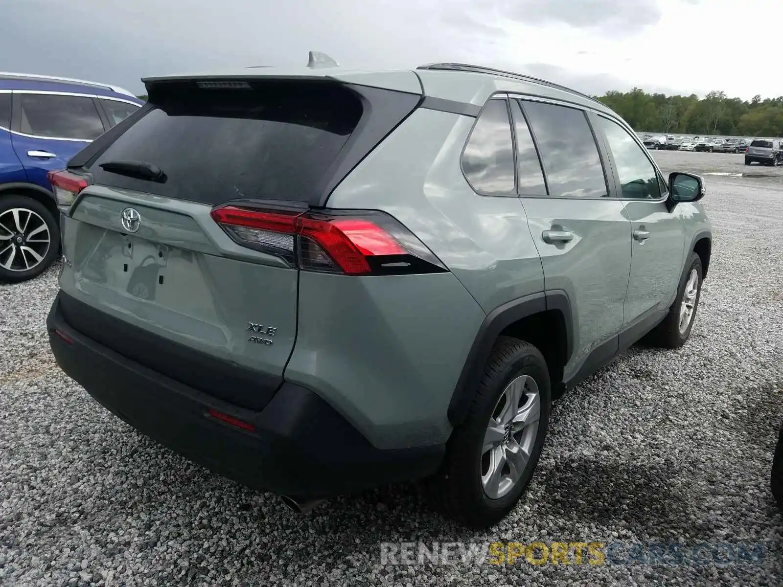 4 Photograph of a damaged car 2T3P1RFV4LC098289 TOYOTA RAV4 2020