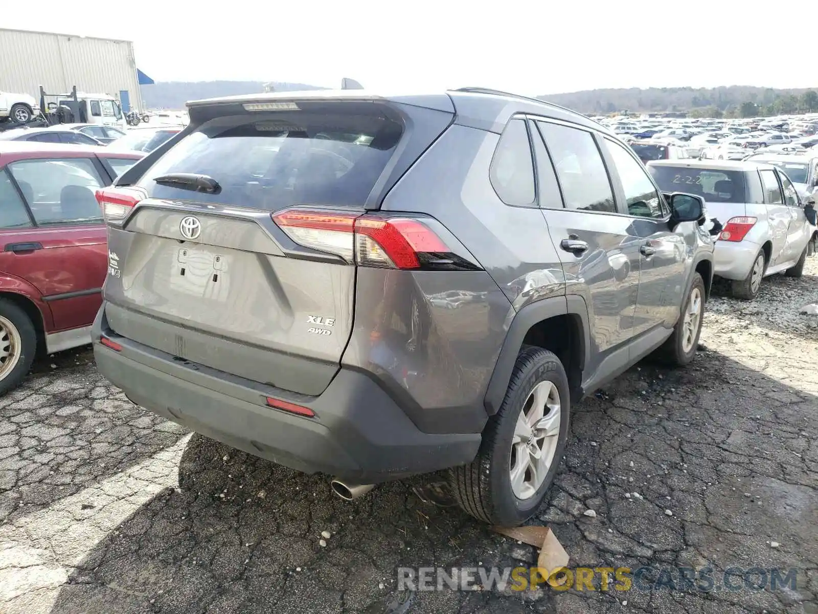 4 Photograph of a damaged car 2T3P1RFV4LC118198 TOYOTA RAV4 2020