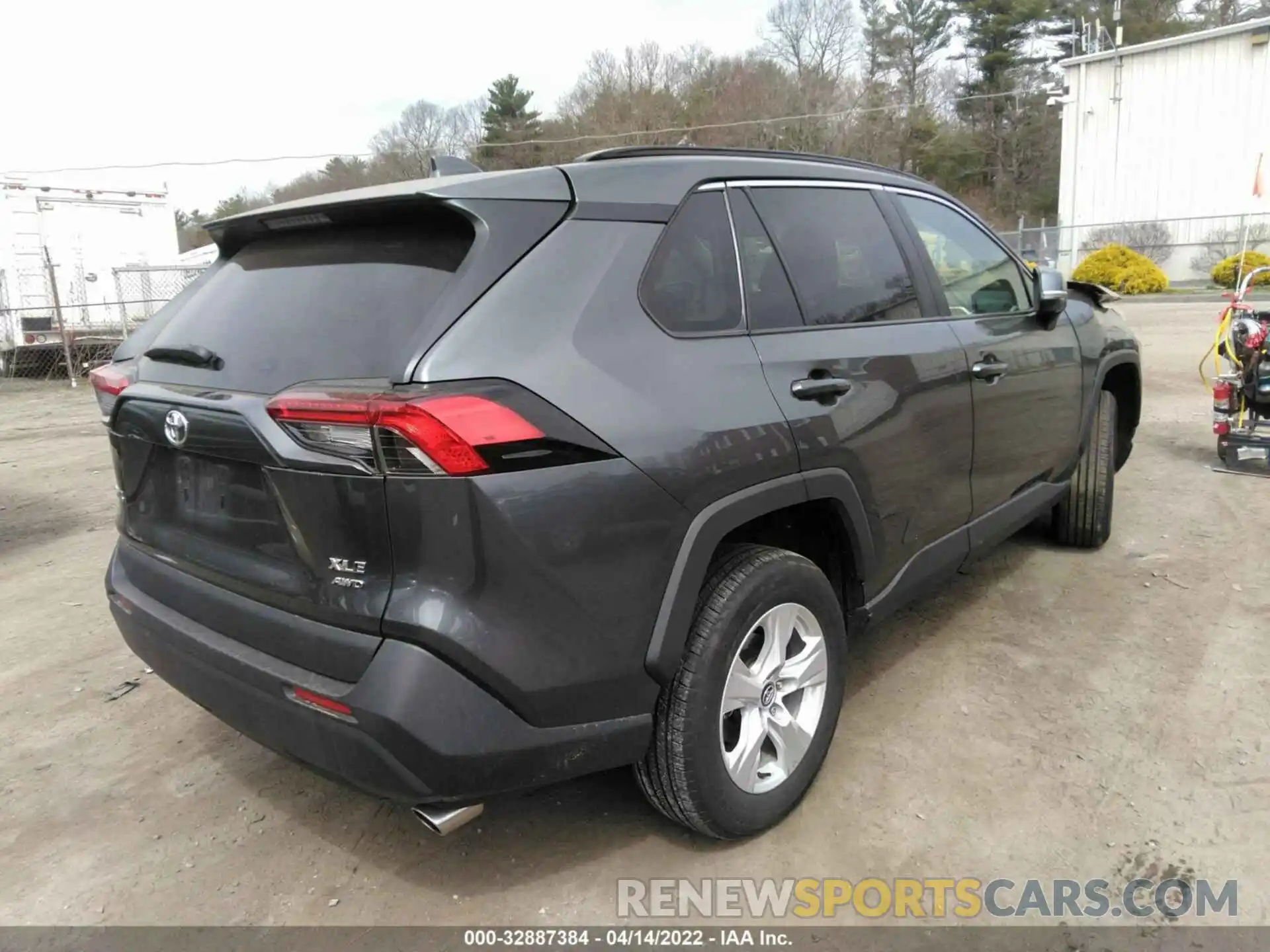 4 Photograph of a damaged car 2T3P1RFV4LC132800 TOYOTA RAV4 2020