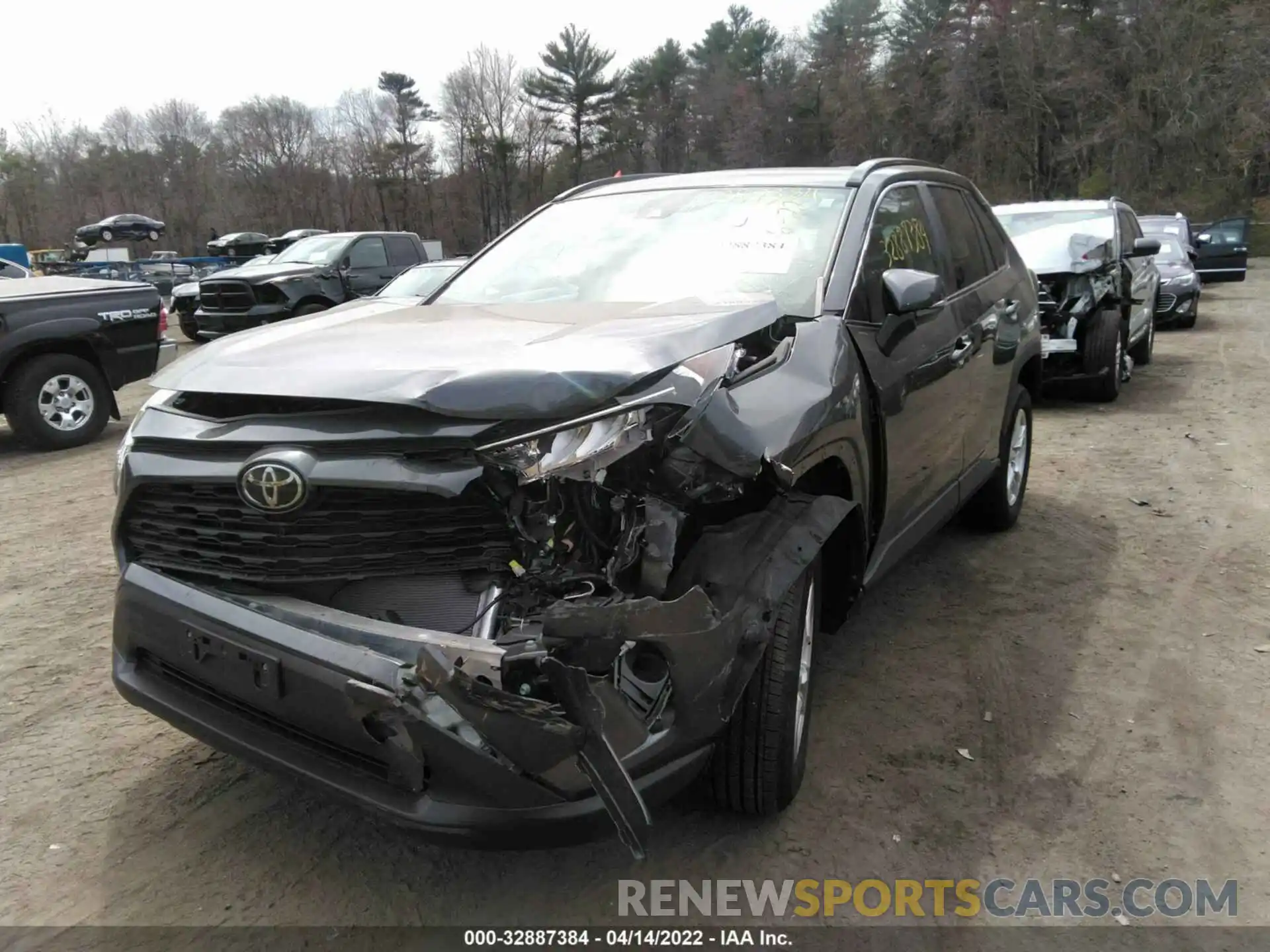 6 Photograph of a damaged car 2T3P1RFV4LC132800 TOYOTA RAV4 2020