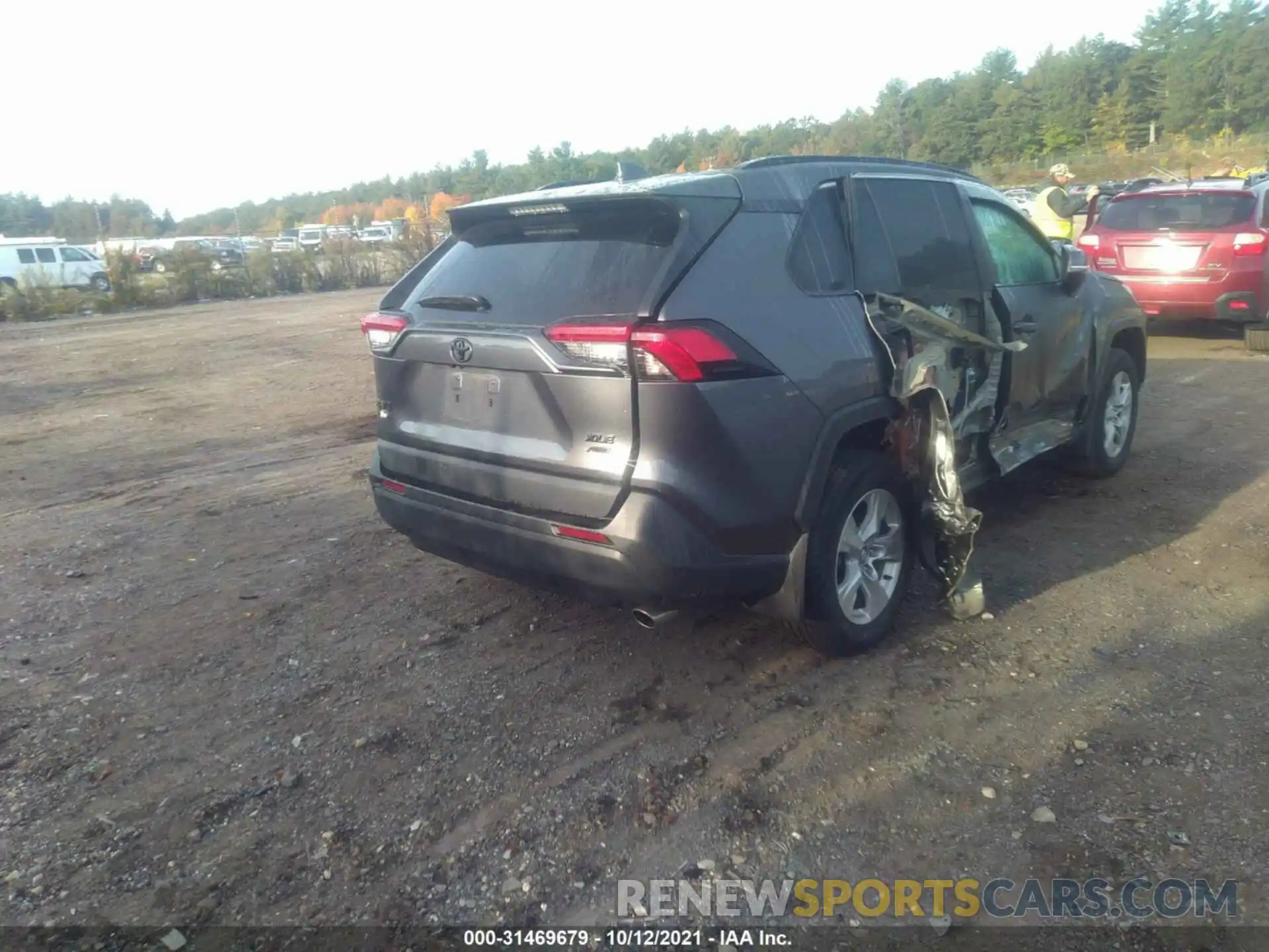 4 Photograph of a damaged car 2T3P1RFV4LC133395 TOYOTA RAV4 2020