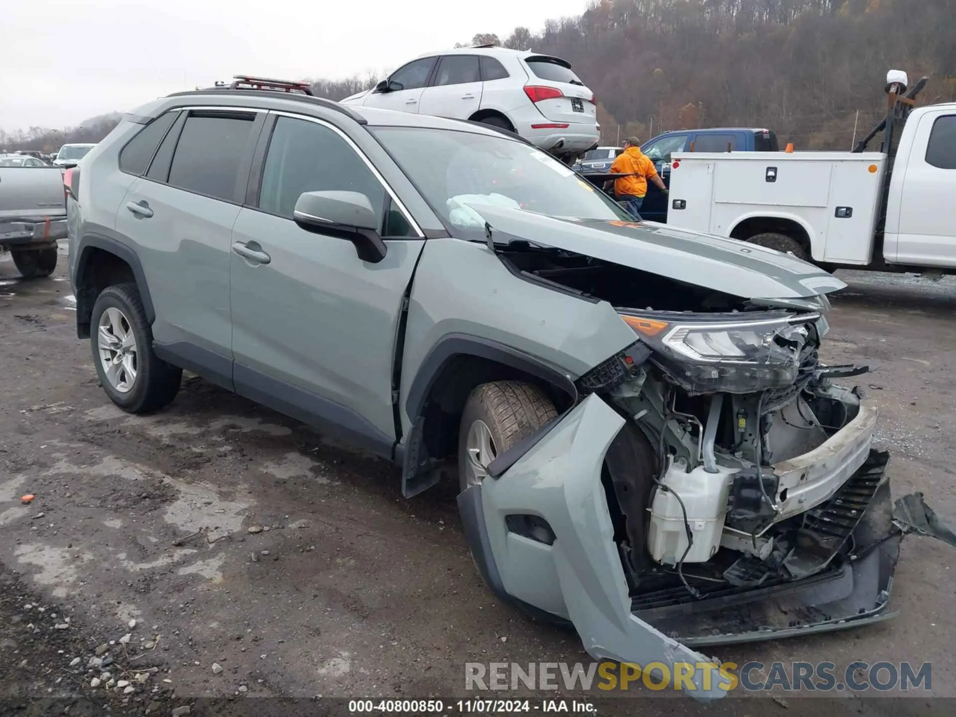 1 Photograph of a damaged car 2T3P1RFV4LW103022 TOYOTA RAV4 2020