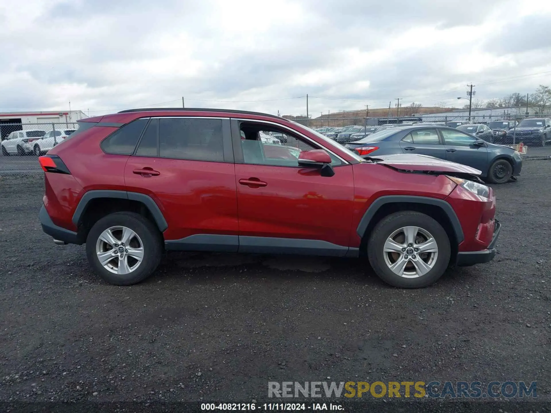 13 Photograph of a damaged car 2T3P1RFV4LW115588 TOYOTA RAV4 2020