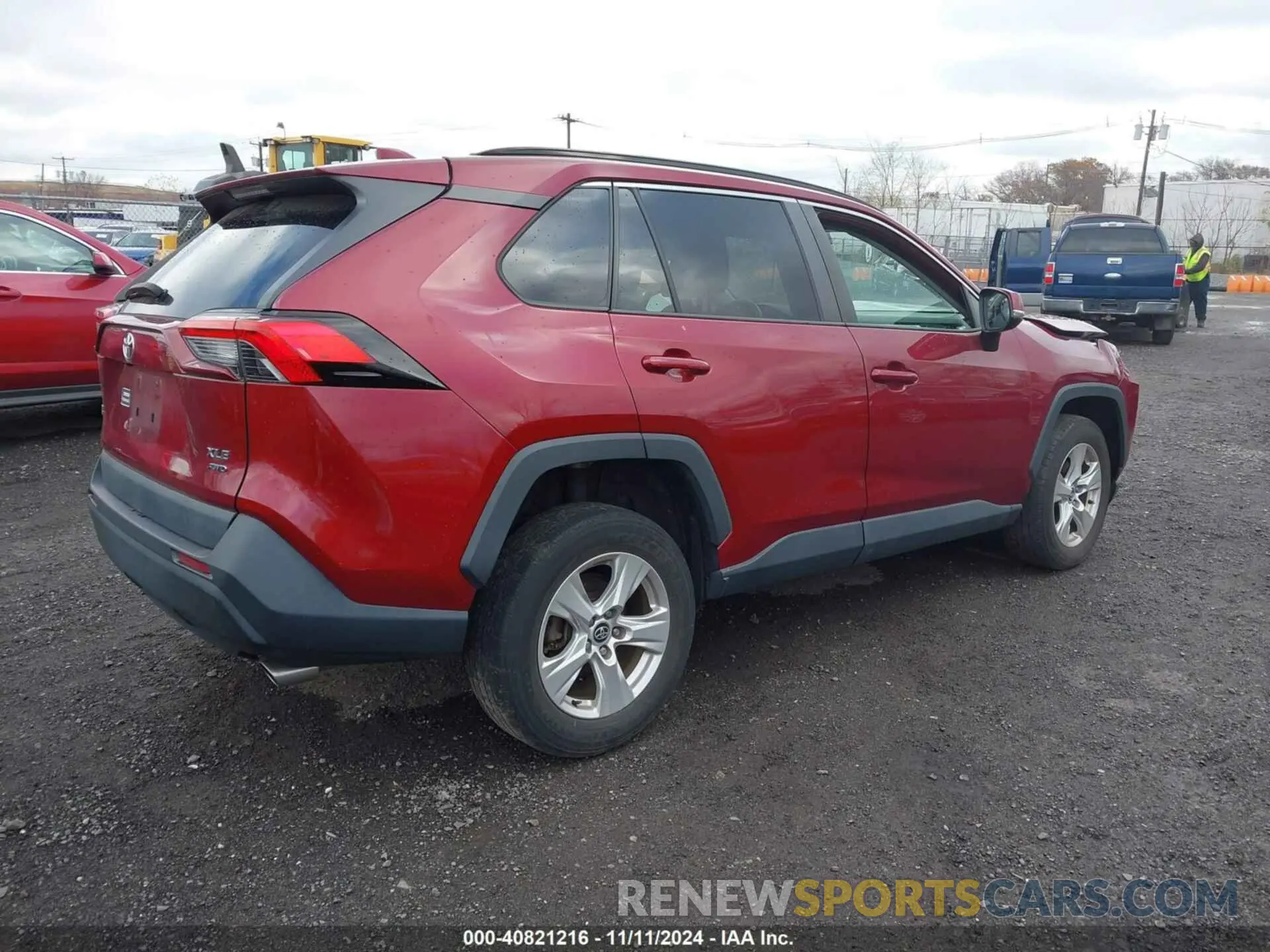 4 Photograph of a damaged car 2T3P1RFV4LW115588 TOYOTA RAV4 2020