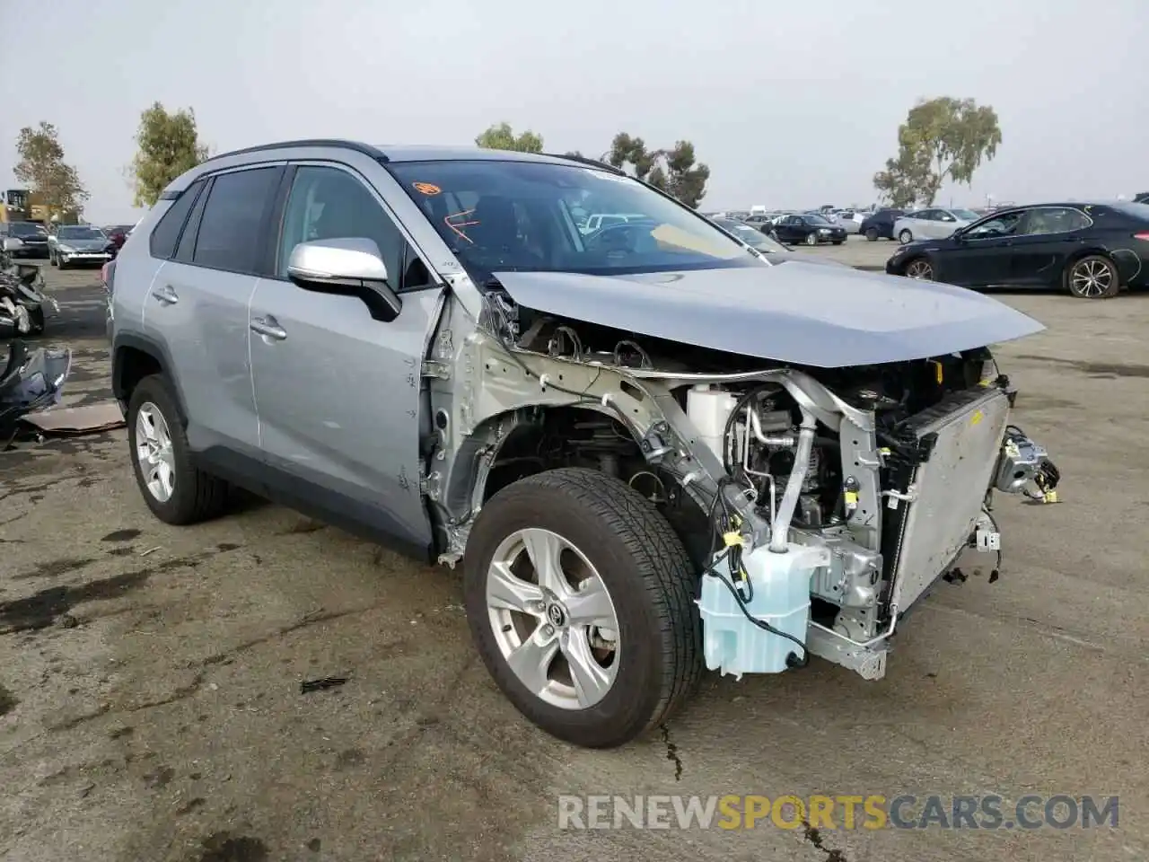 1 Photograph of a damaged car 2T3P1RFV4LW121035 TOYOTA RAV4 2020