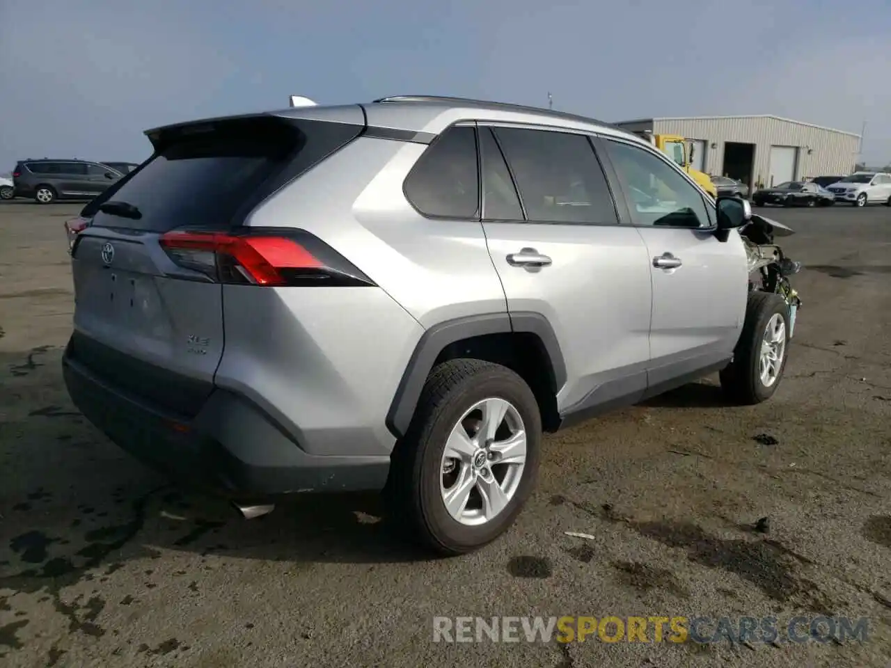 4 Photograph of a damaged car 2T3P1RFV4LW121035 TOYOTA RAV4 2020