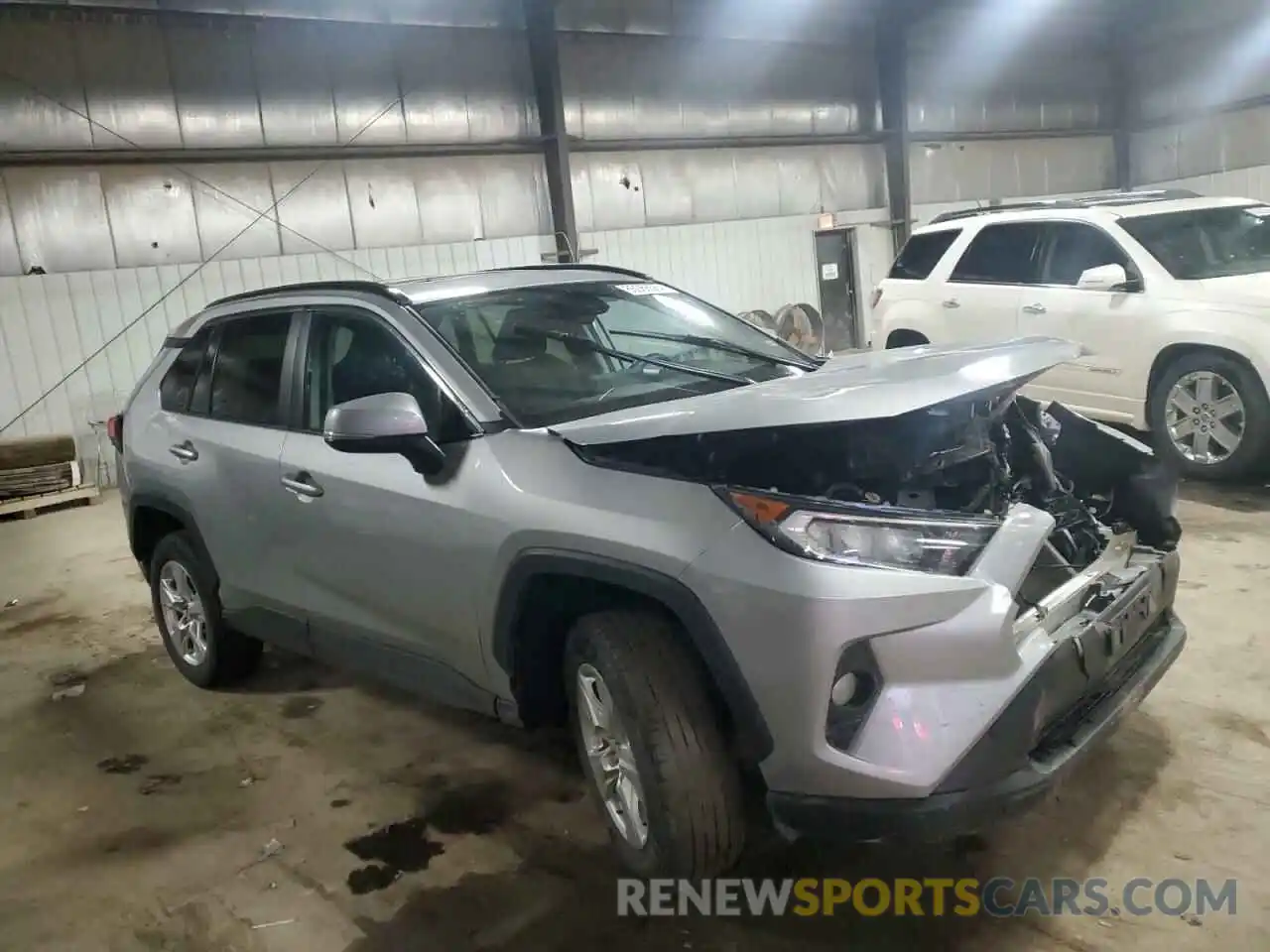 4 Photograph of a damaged car 2T3P1RFV4LW125697 TOYOTA RAV4 2020