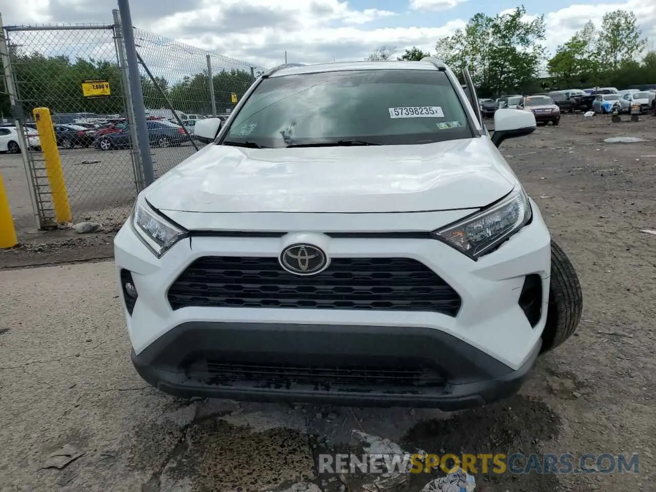 5 Photograph of a damaged car 2T3P1RFV4LW130169 TOYOTA RAV4 2020