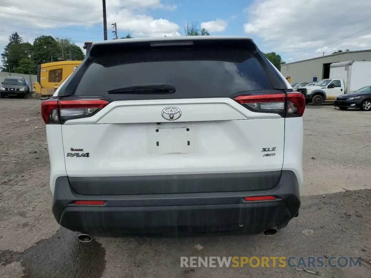 6 Photograph of a damaged car 2T3P1RFV4LW130169 TOYOTA RAV4 2020